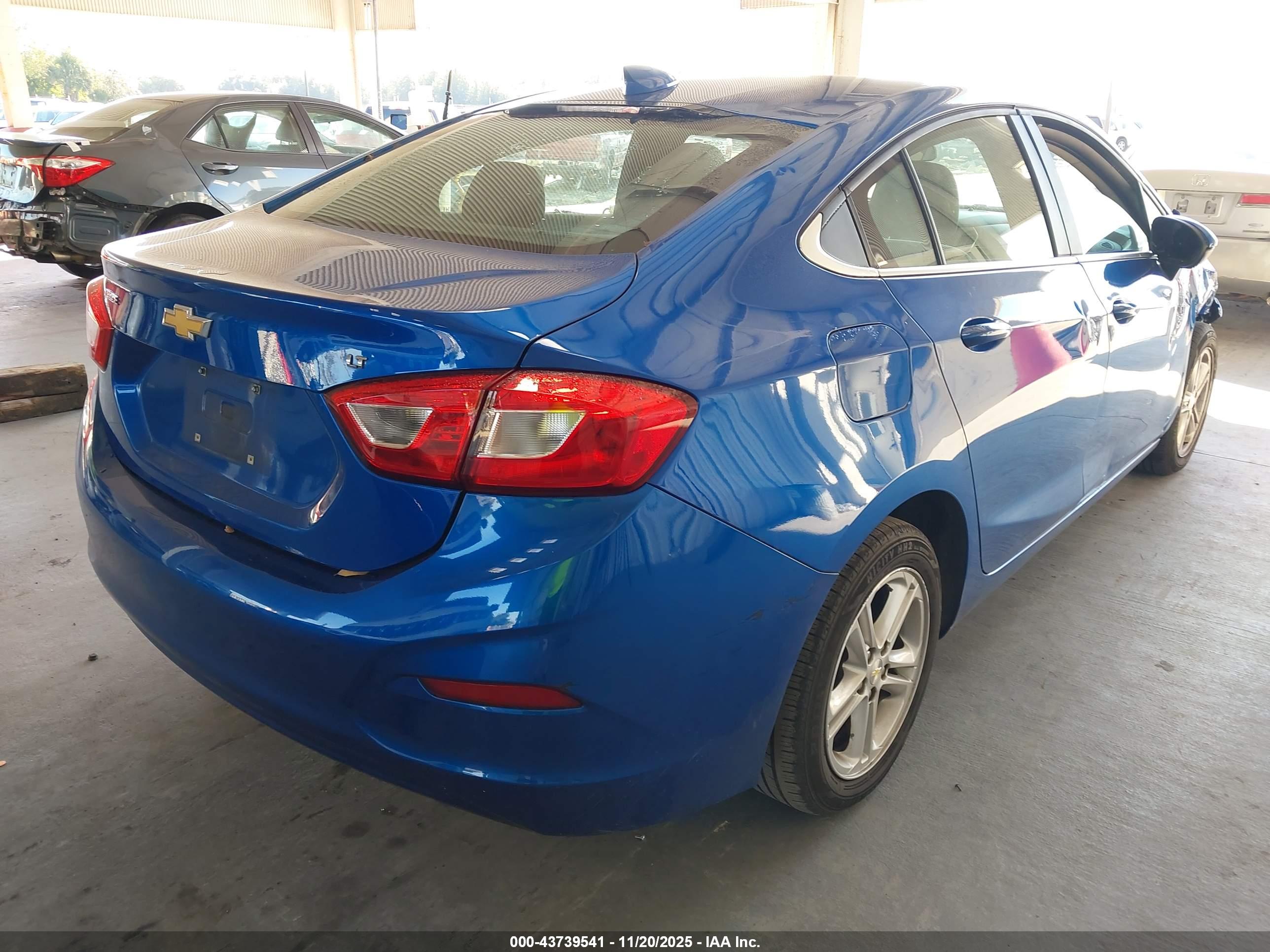 CHEVROLET CRUZE image 4