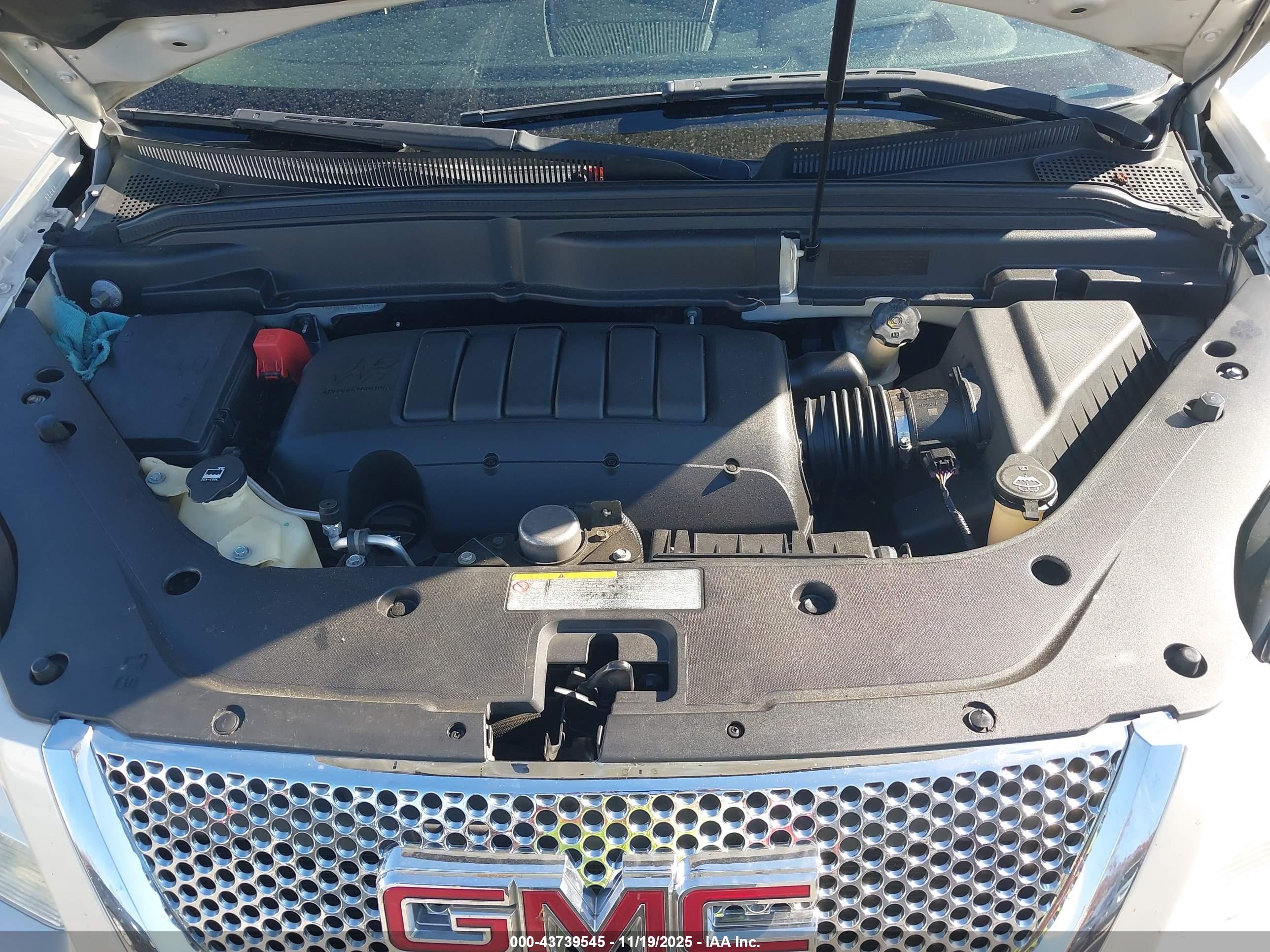 GMC ACADIA image 10