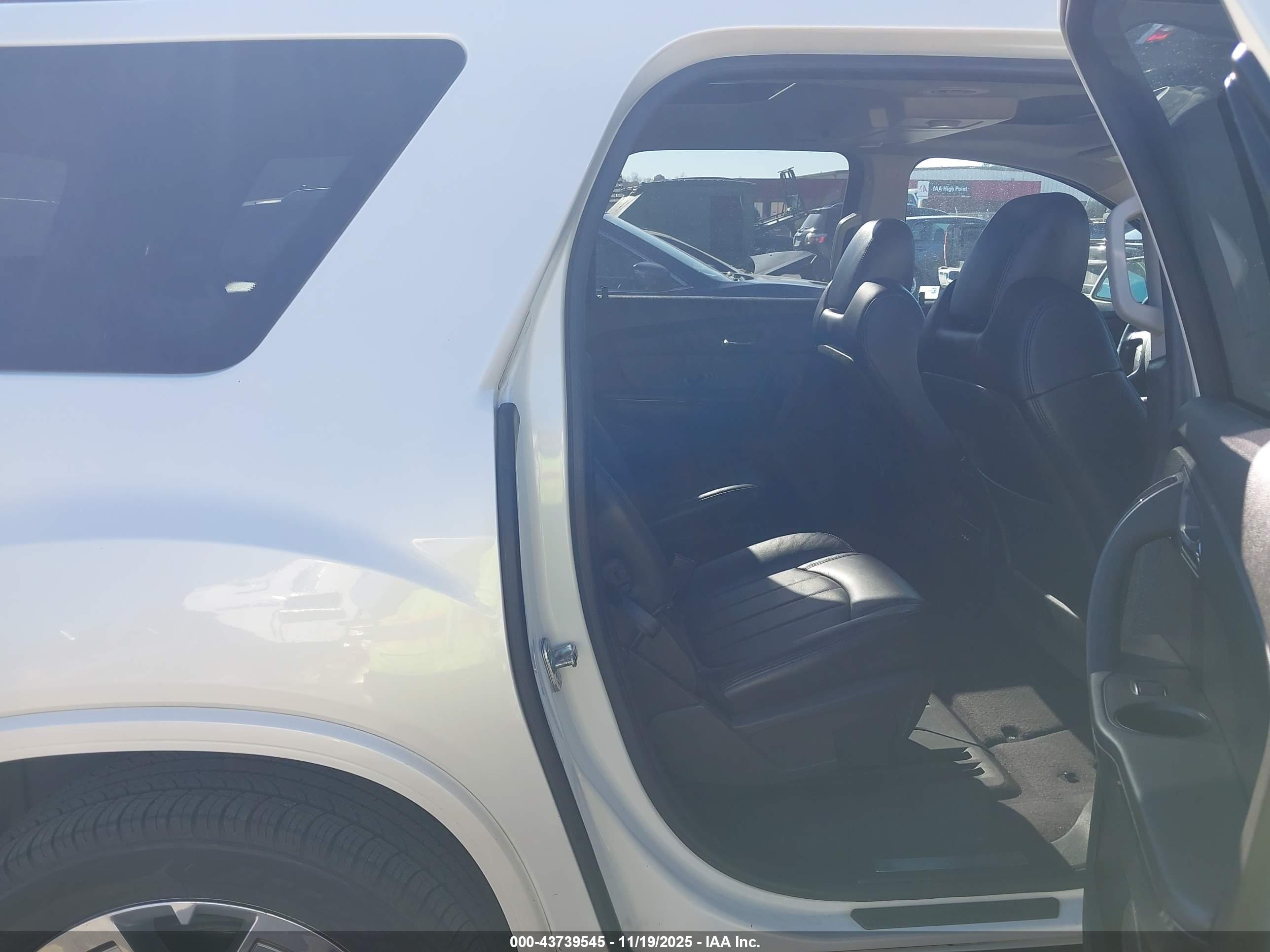 GMC ACADIA image 8