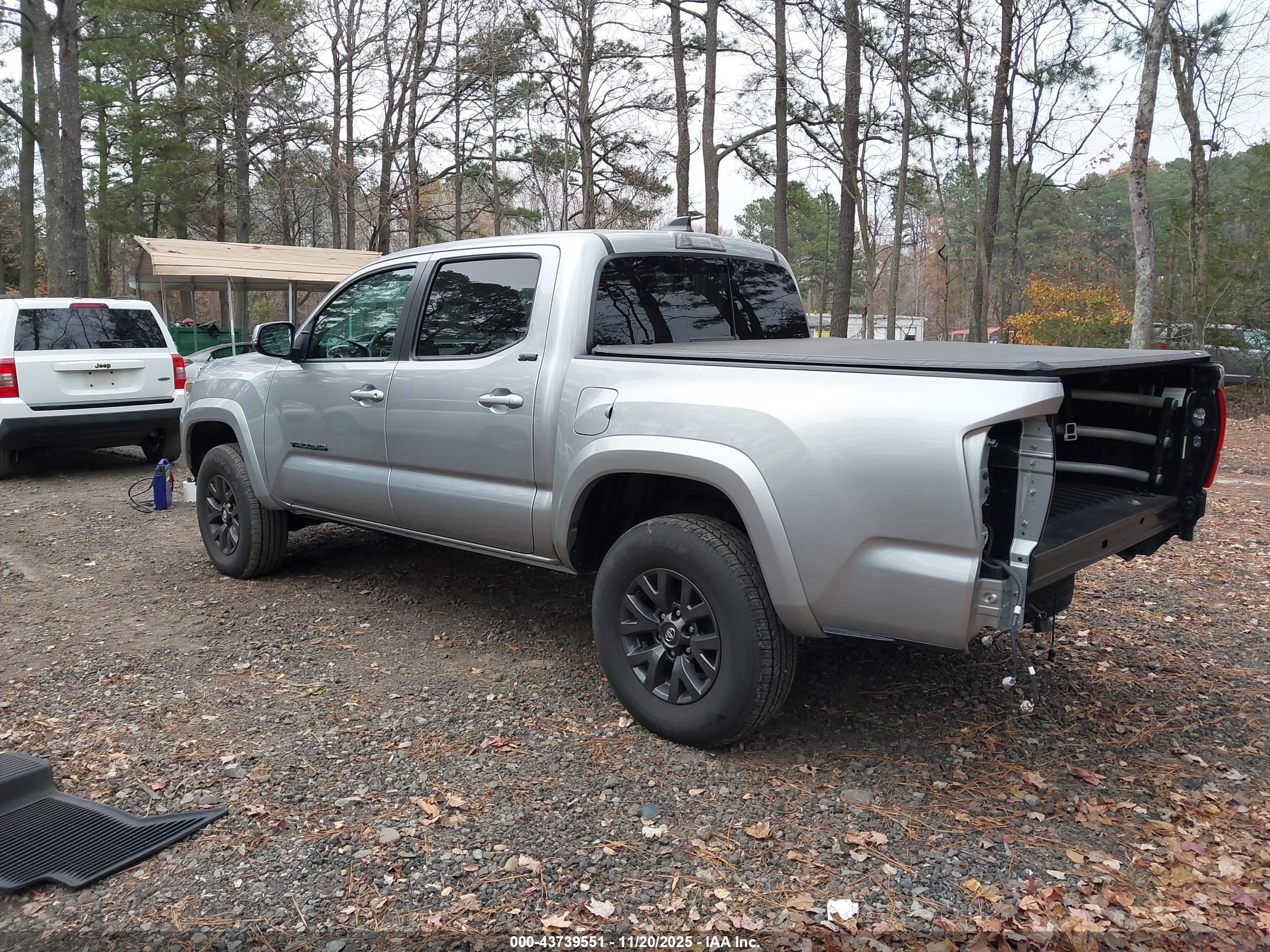 TOYOTA TACOMA image 3