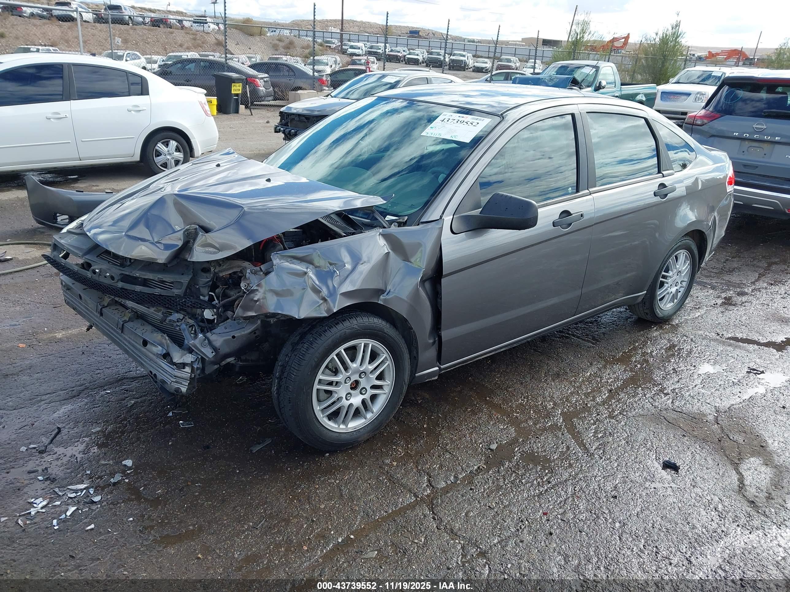 FORD FOCUS image 2