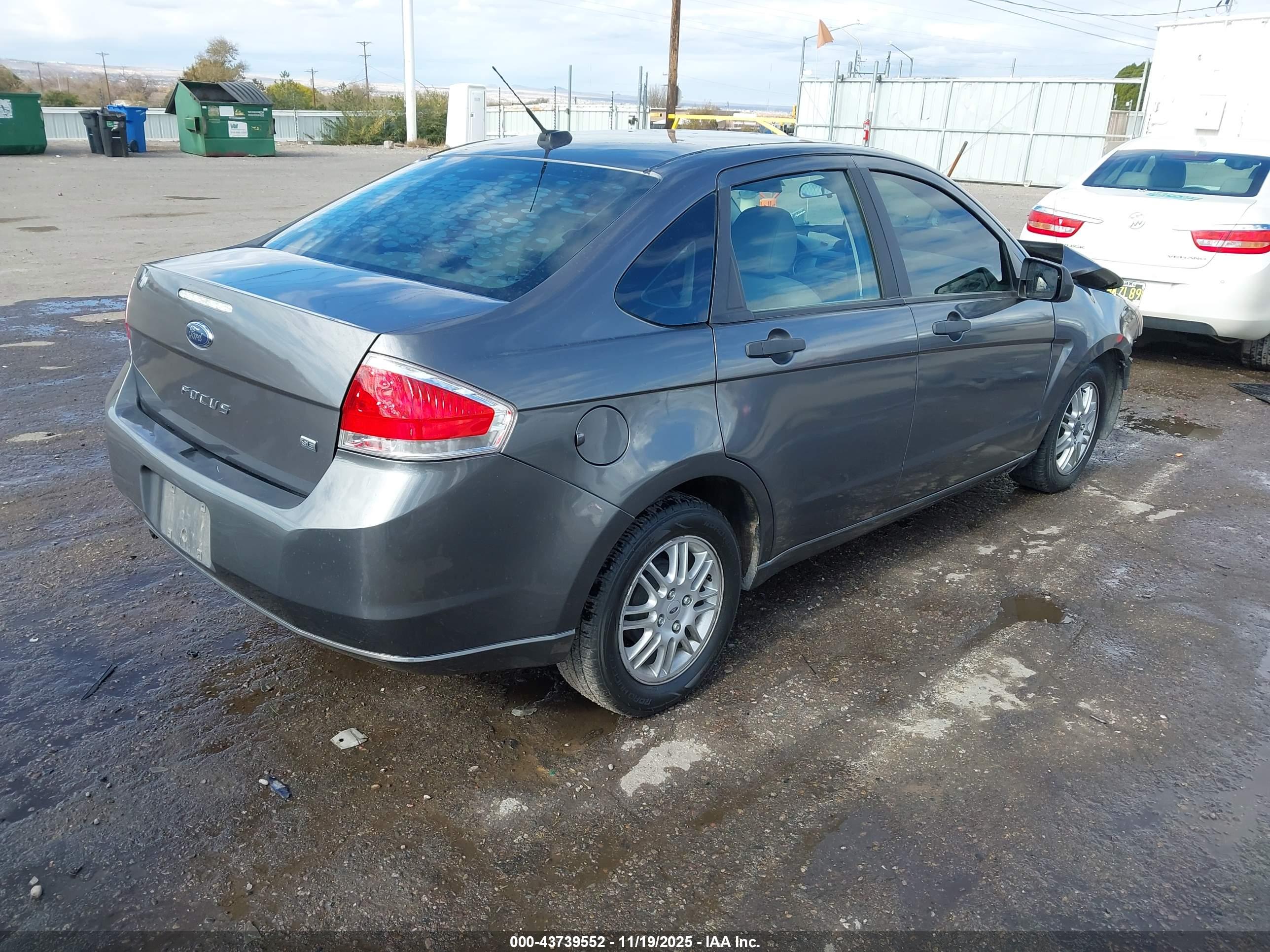FORD FOCUS image 4