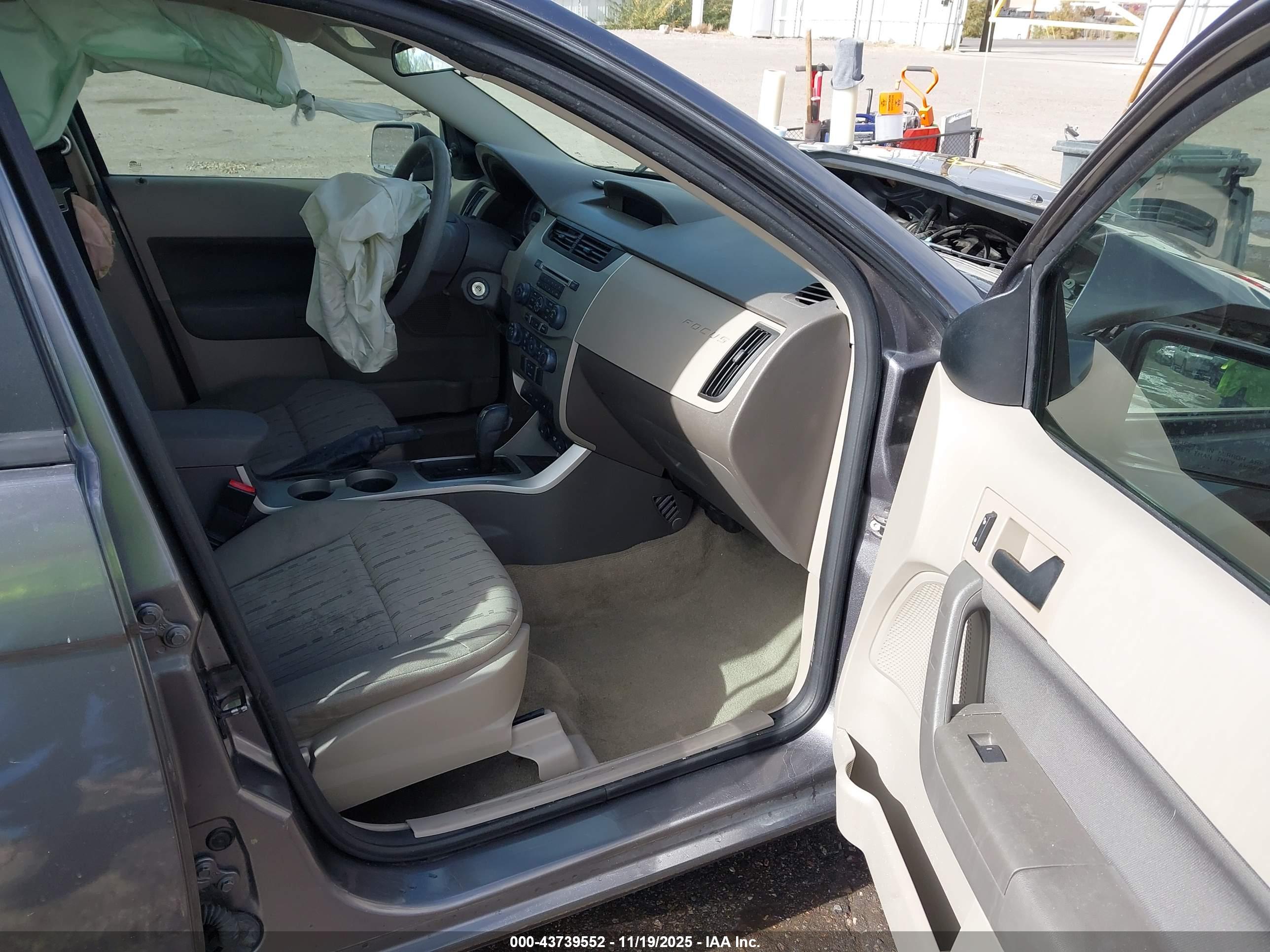 FORD FOCUS image 5