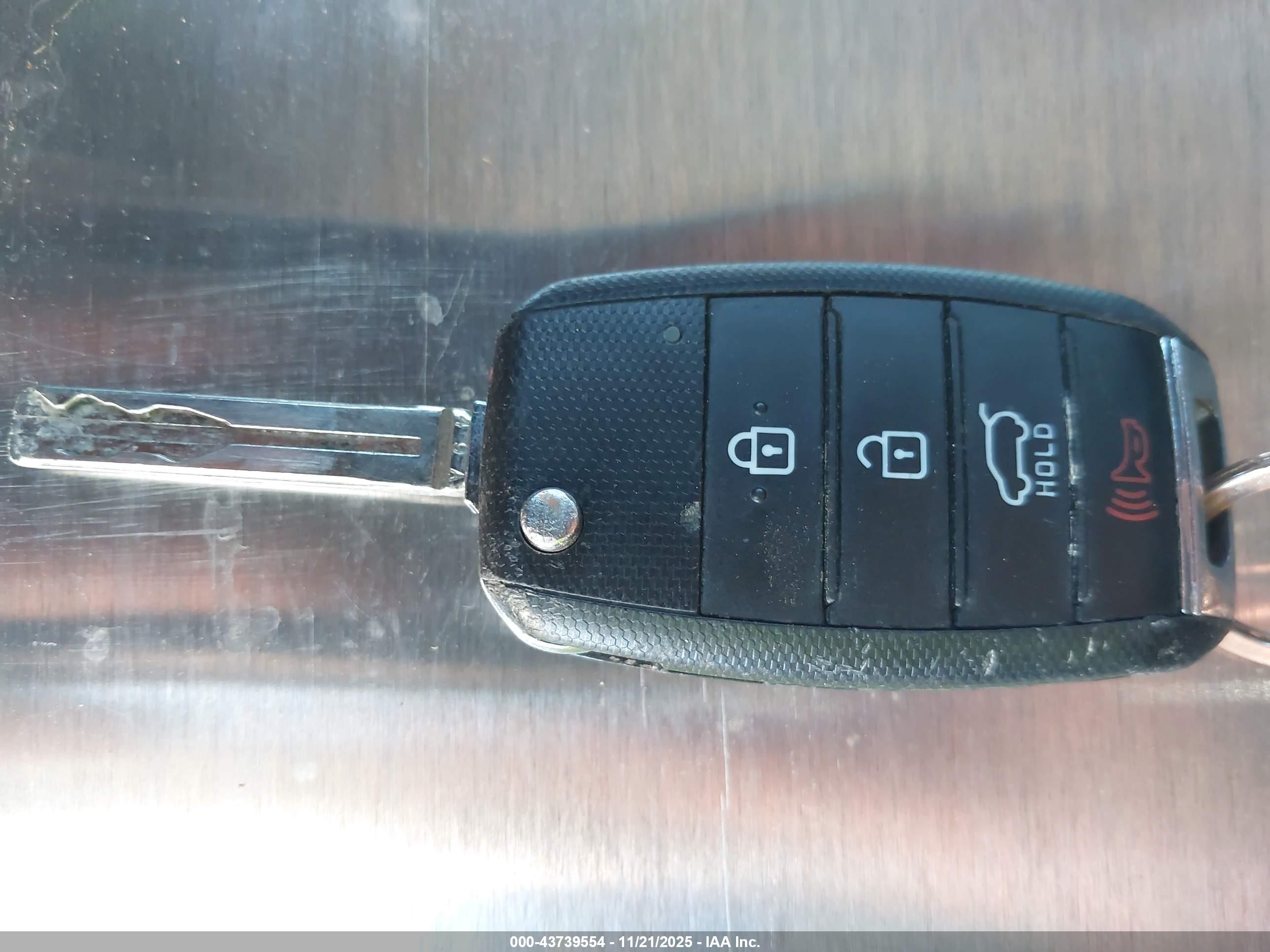 KIA SPORTAGE image 11