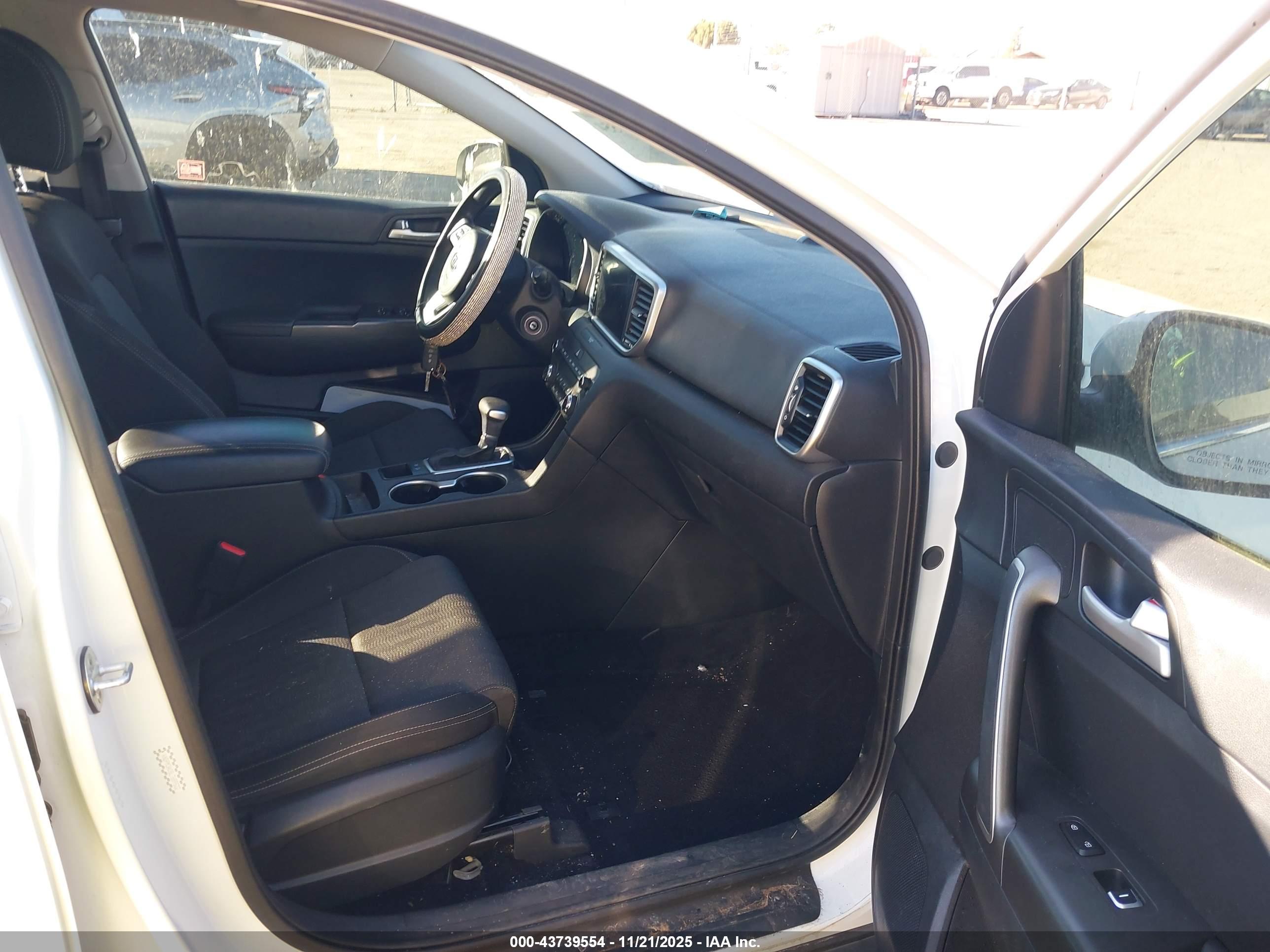 KIA SPORTAGE image 5