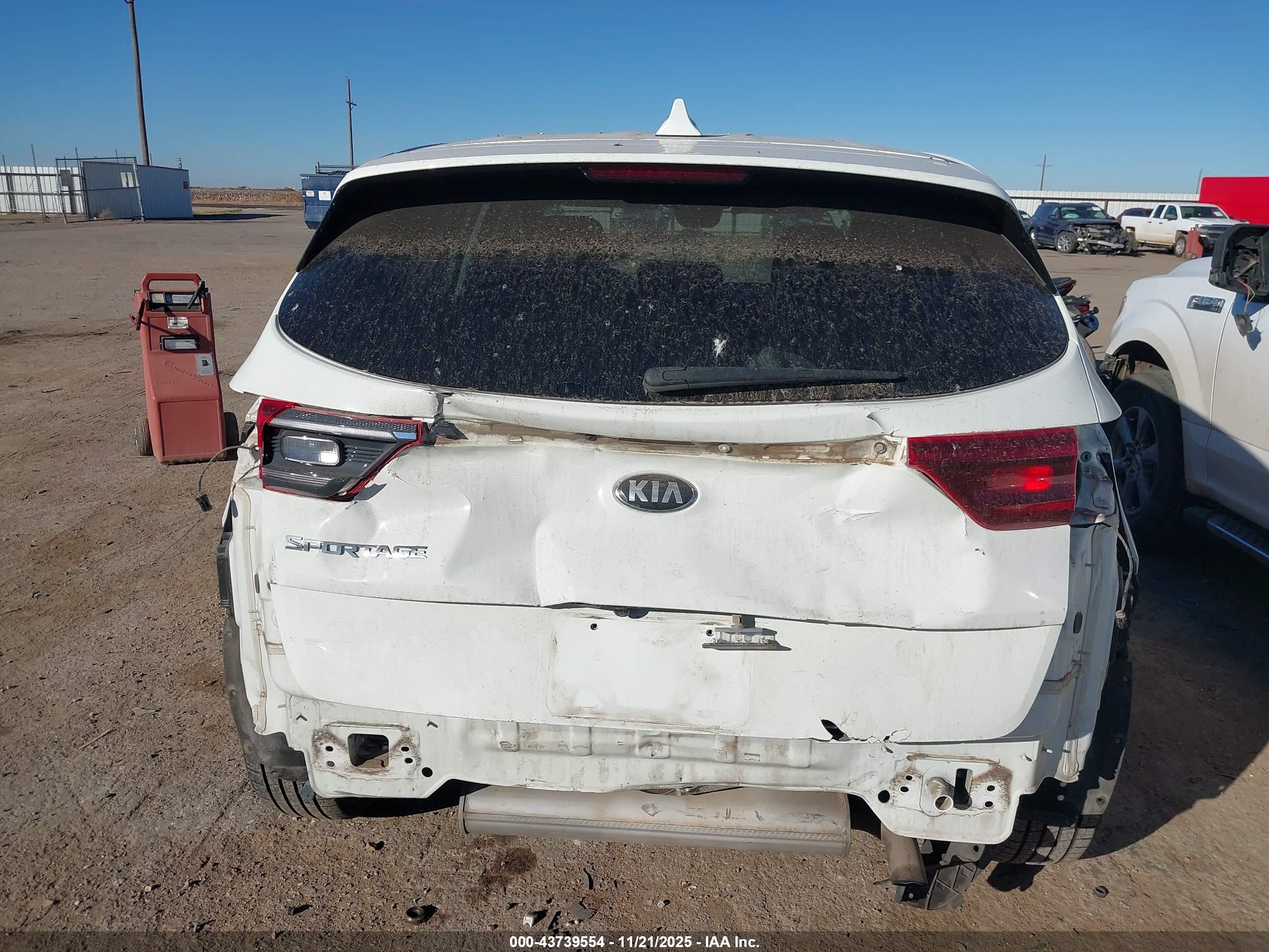 KIA SPORTAGE image 6