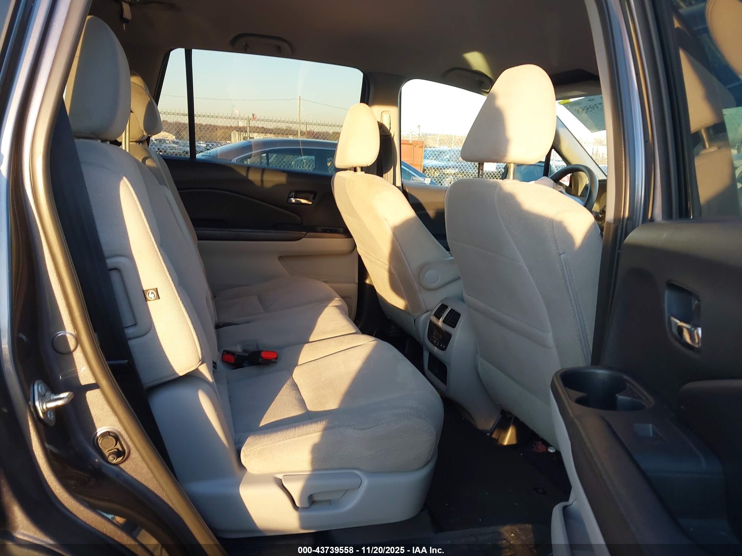 HONDA PILOT image 8