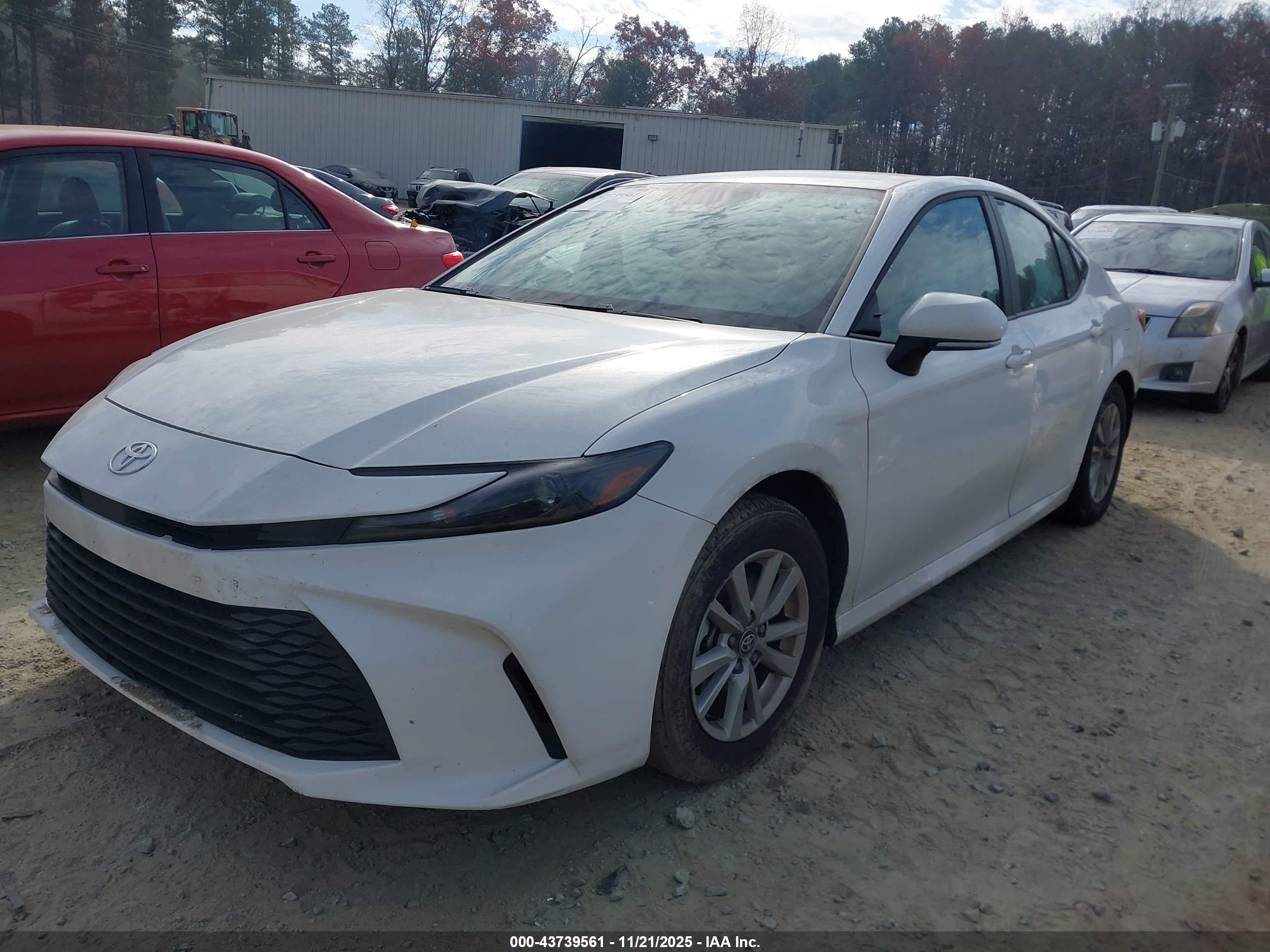 TOYOTA CAMRY image 2