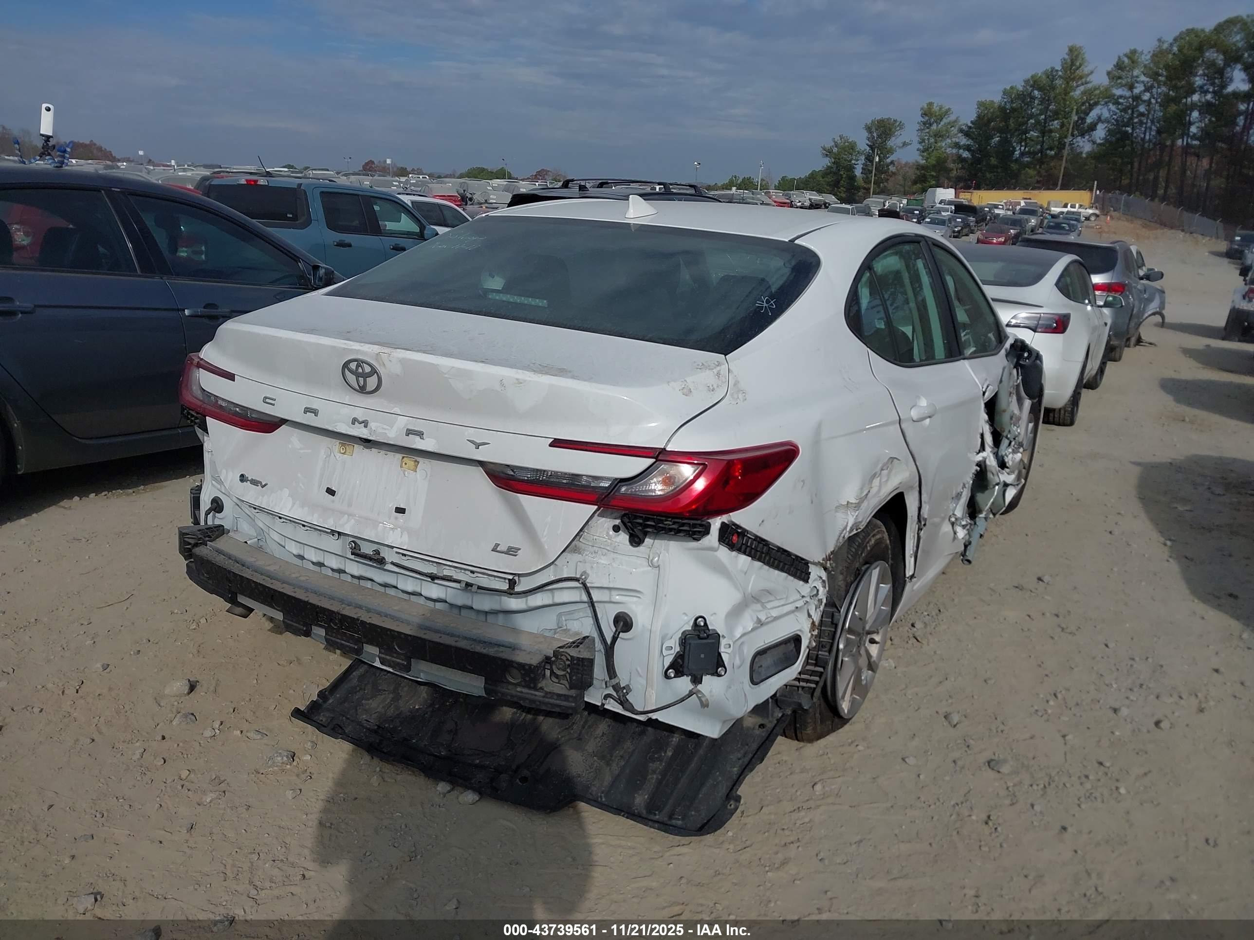 TOYOTA CAMRY image 4