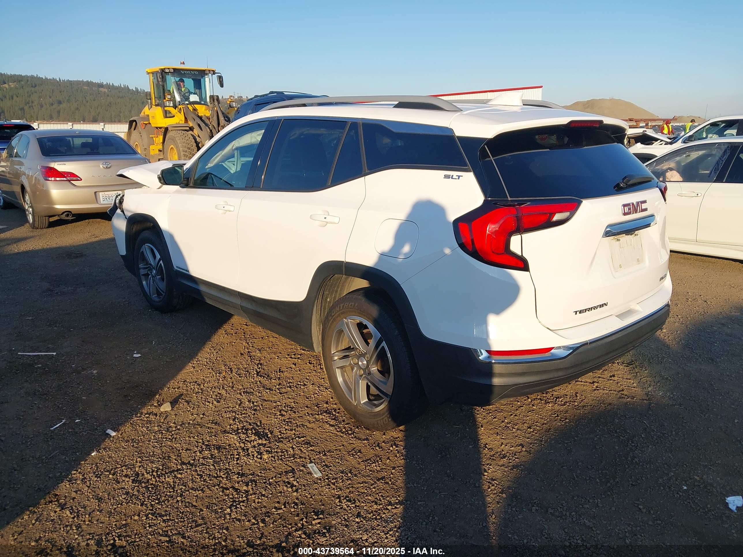 GMC TERRAIN image 3