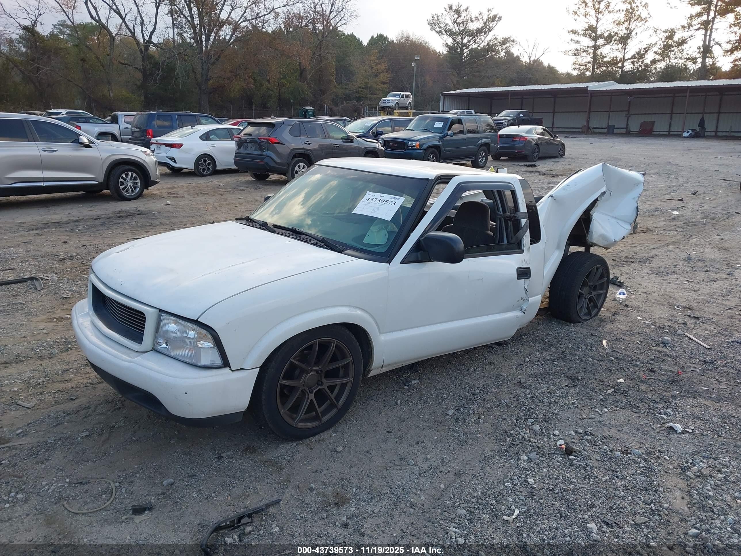 GMC SONOMA image 2