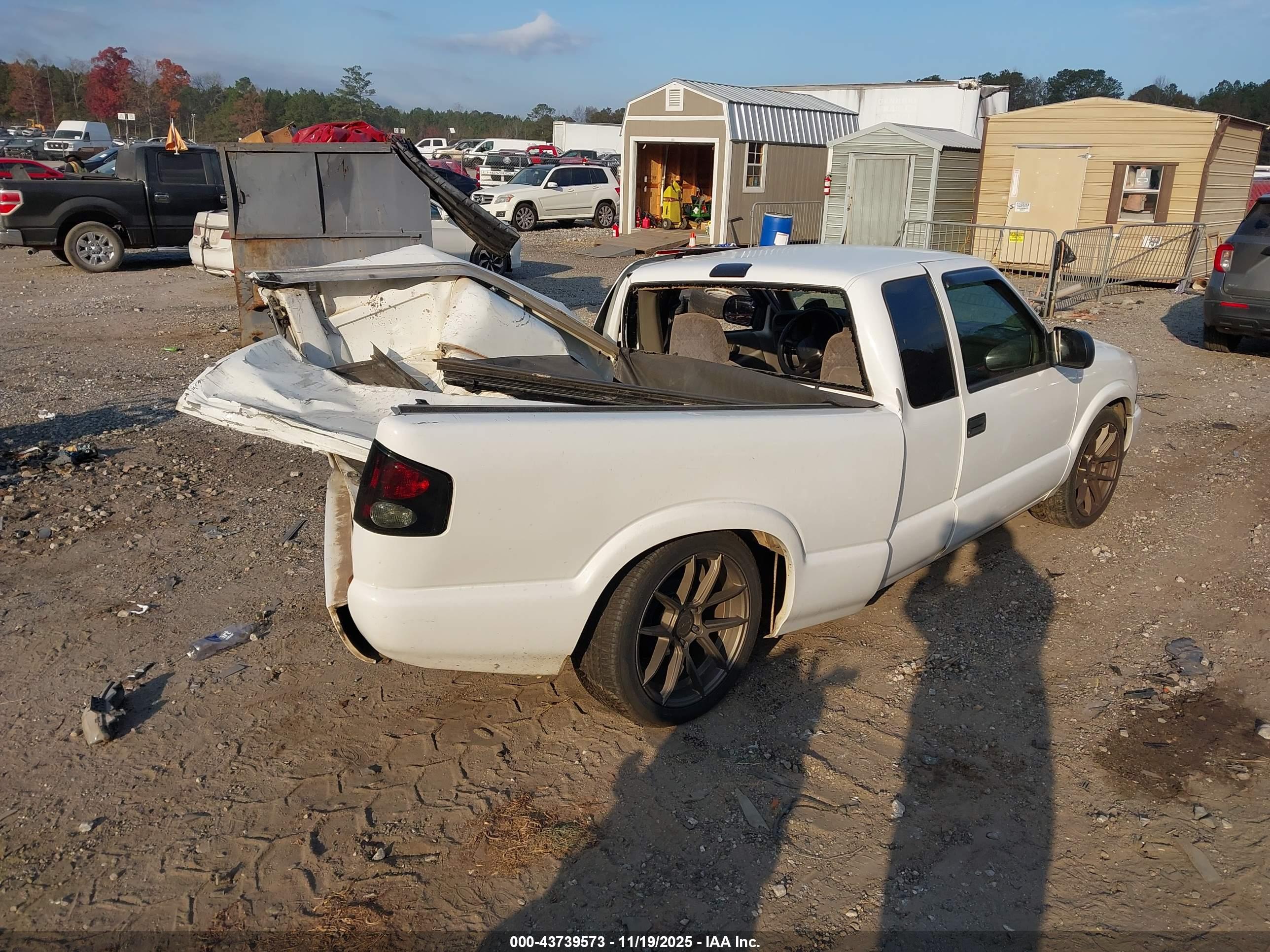 GMC SONOMA image 4
