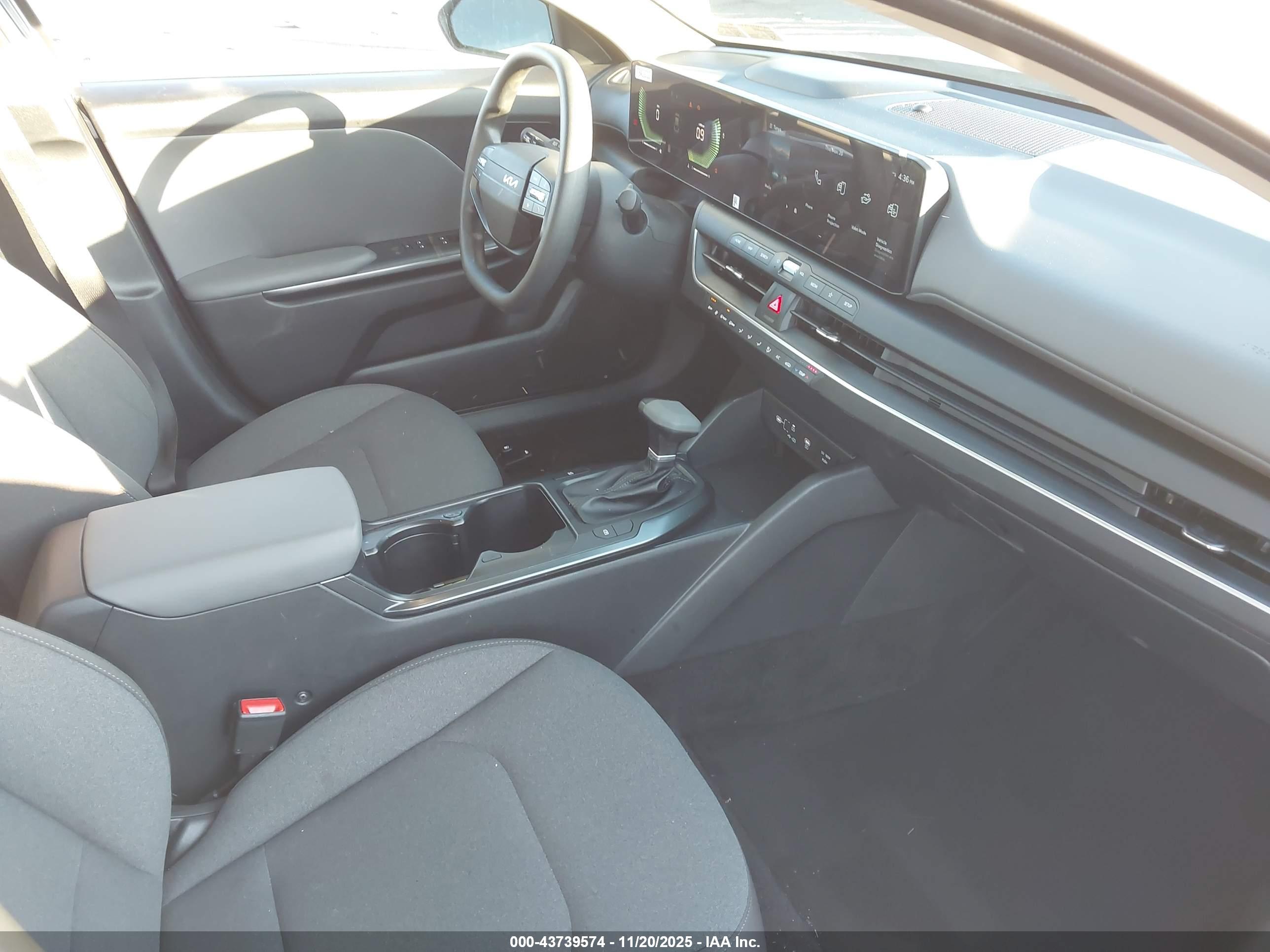 KIA K4 image 5