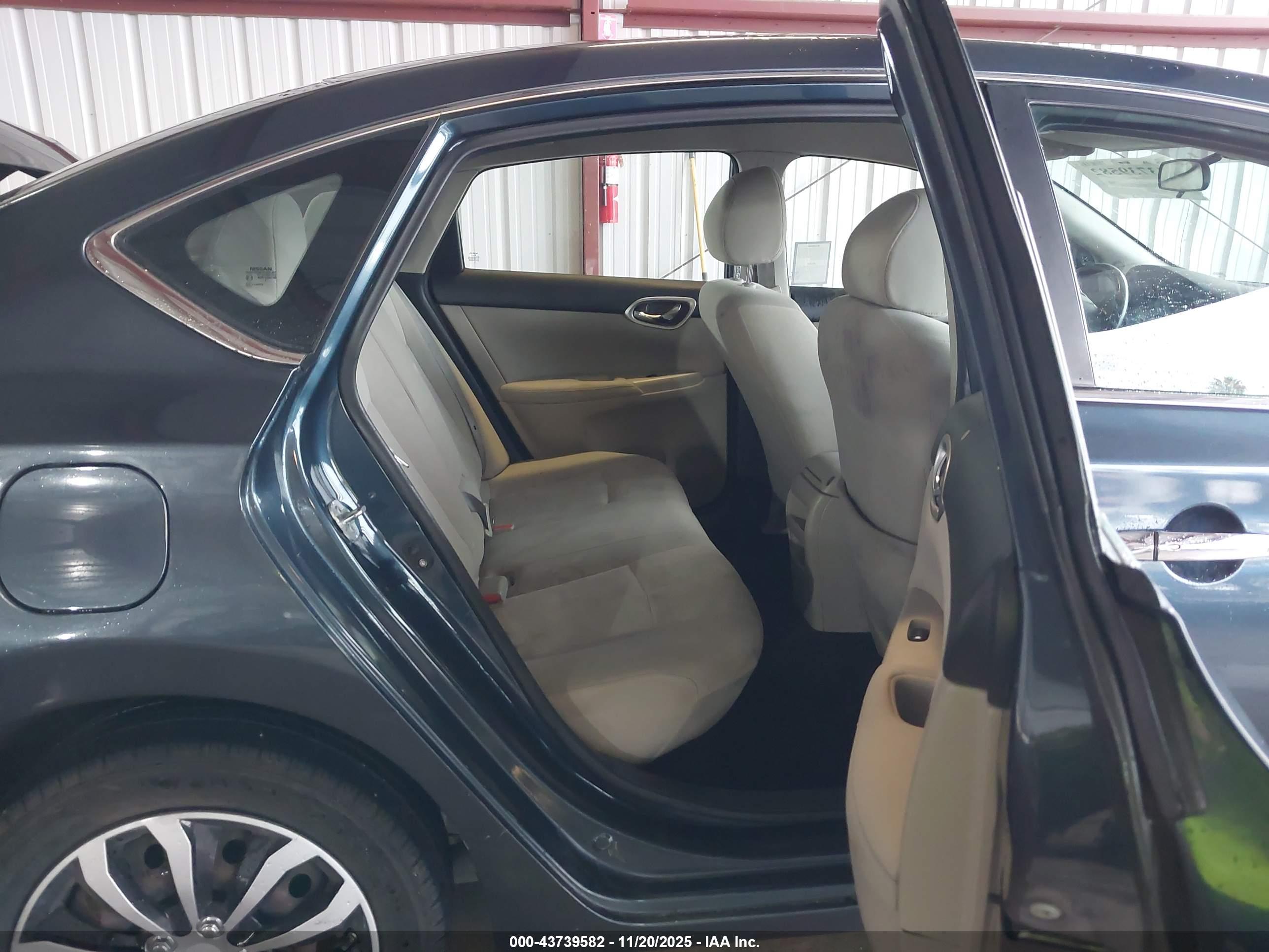 NISSAN SENTRA image 8