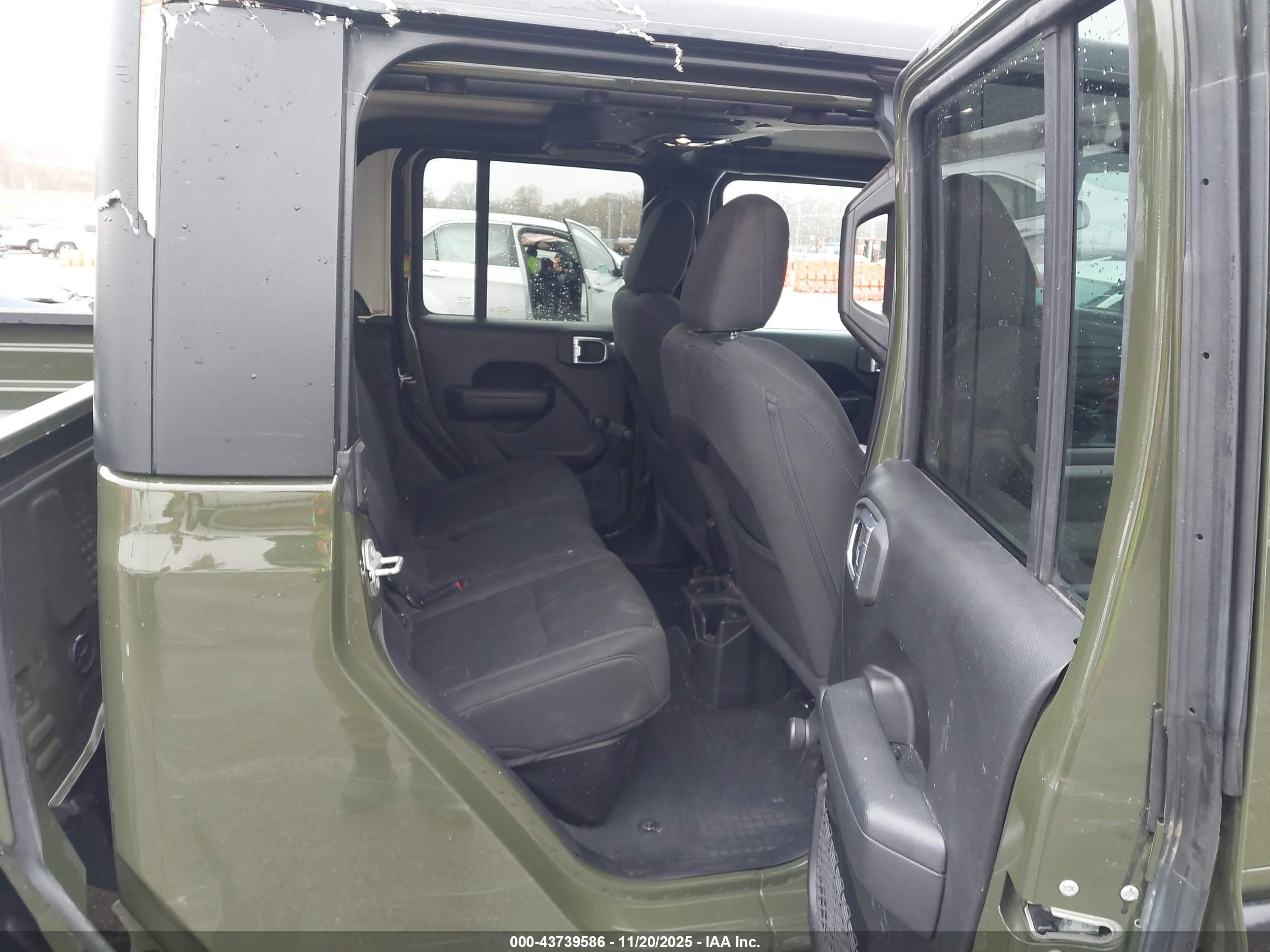 JEEP GLADIATOR image 8