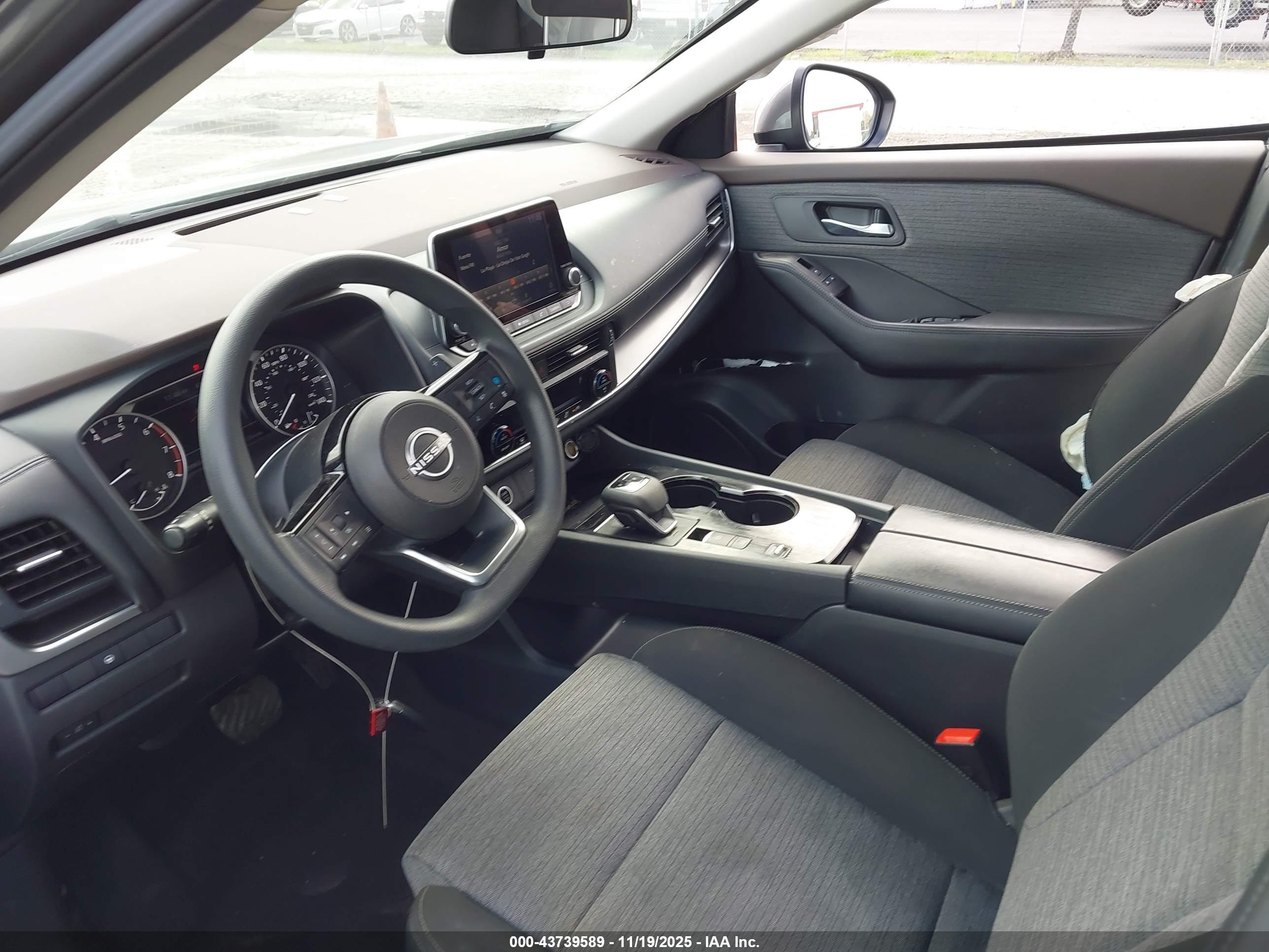 NISSAN ROGUE image 5