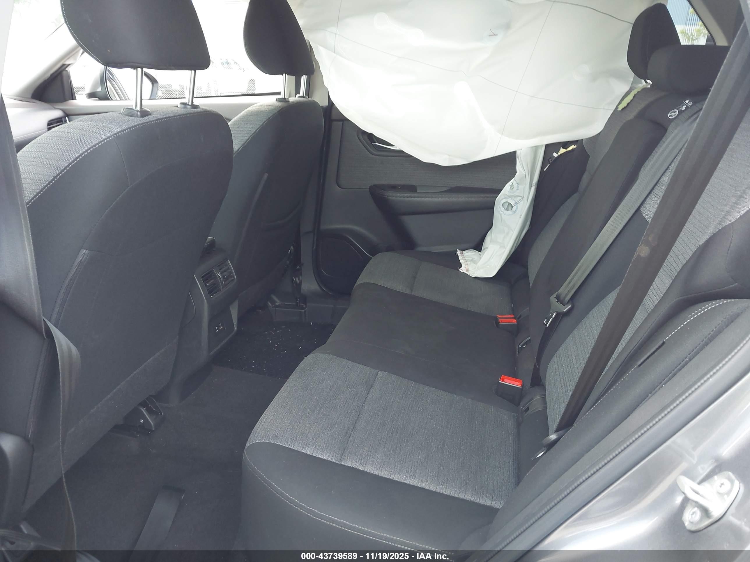 NISSAN ROGUE image 8
