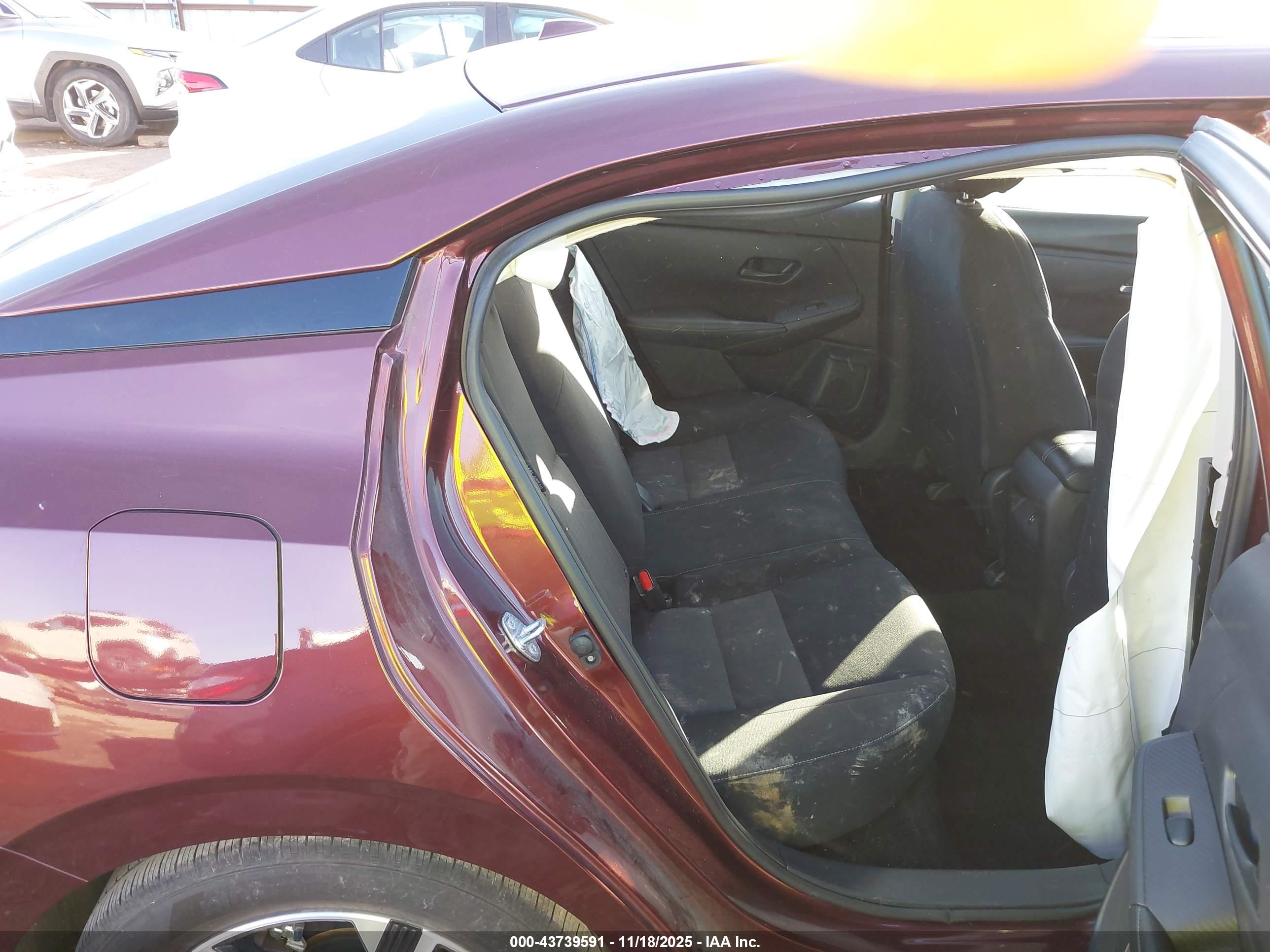 NISSAN SENTRA image 8