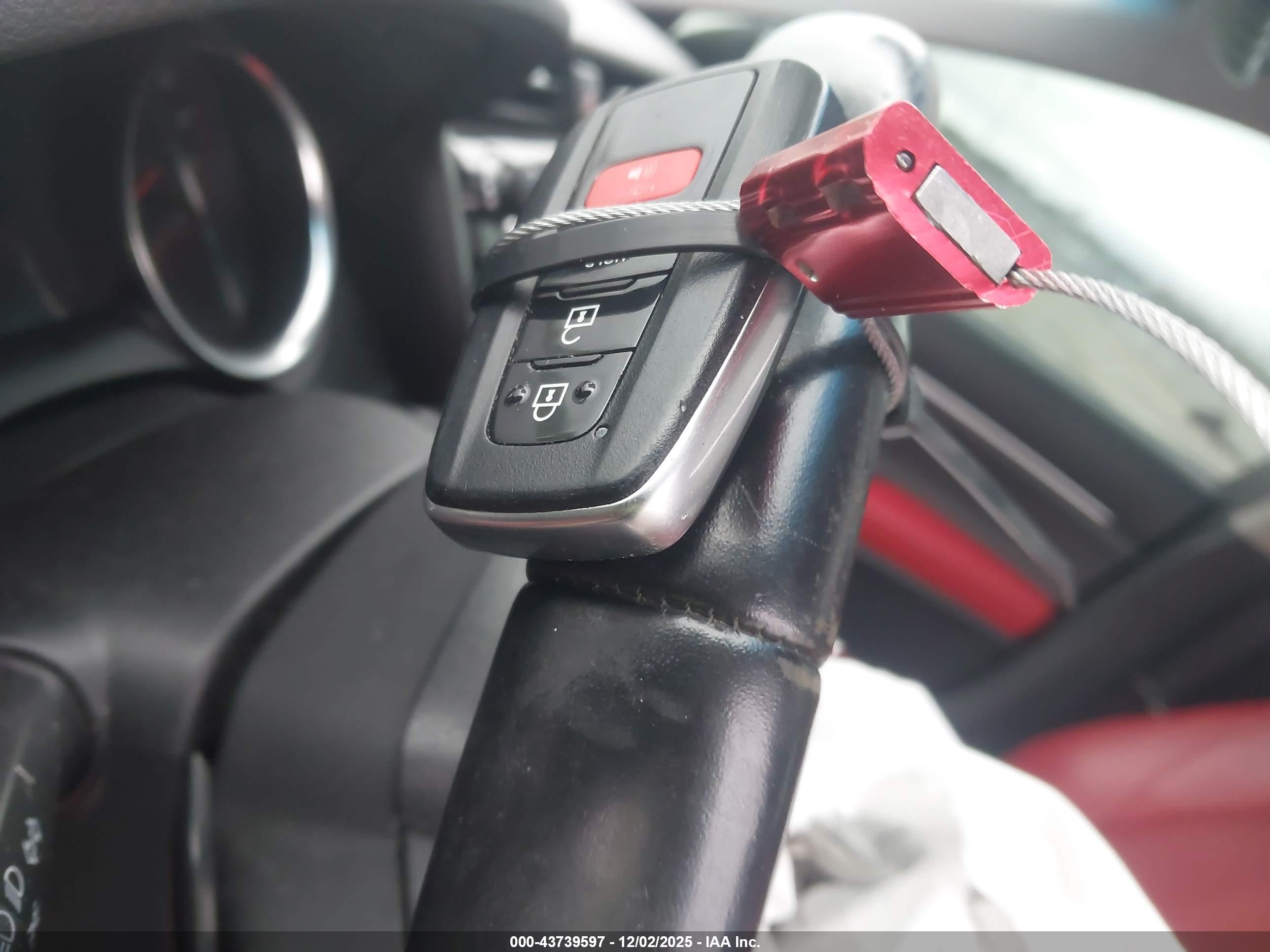 TOYOTA CAMRY image 11
