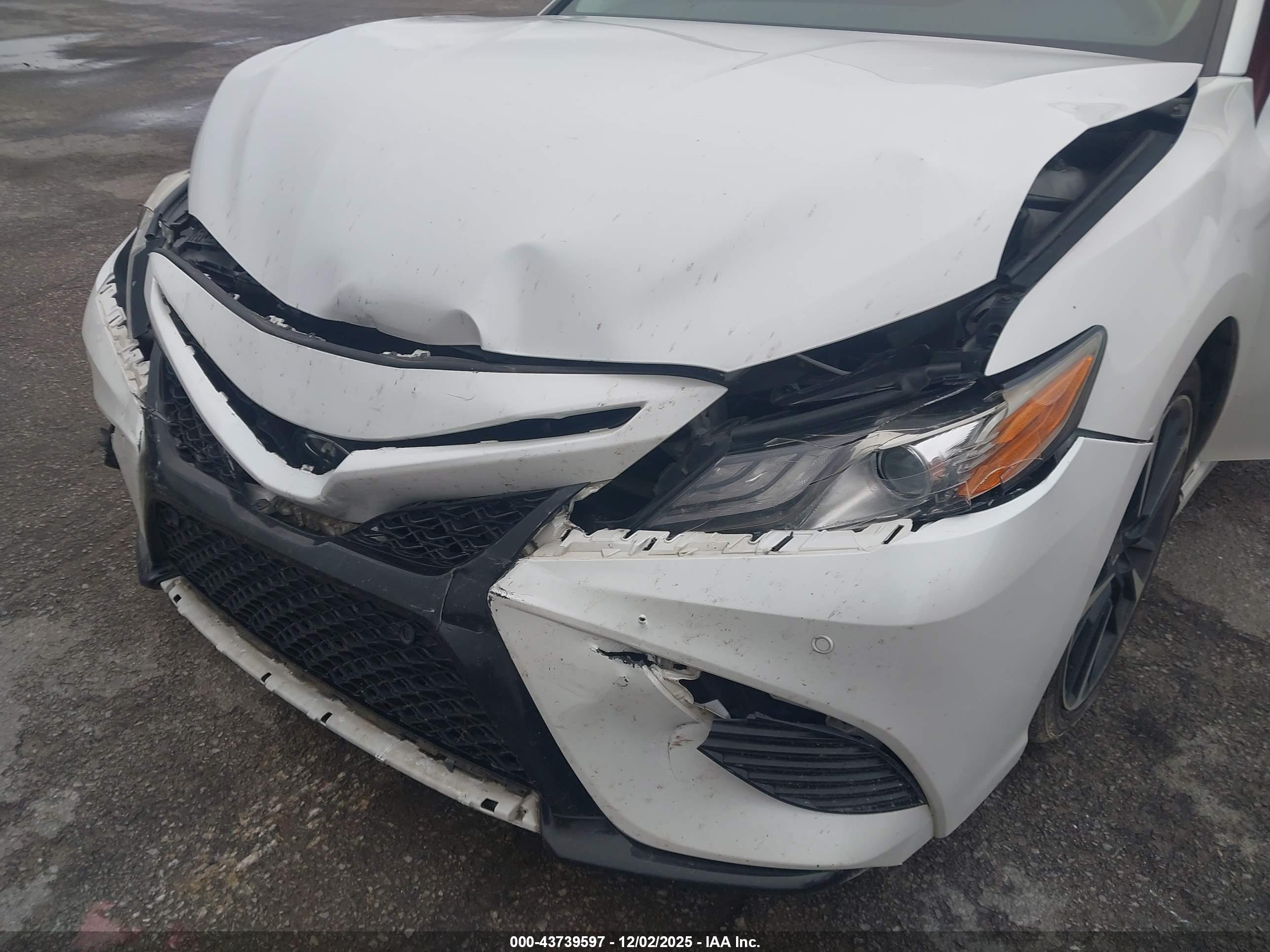 TOYOTA CAMRY image 6