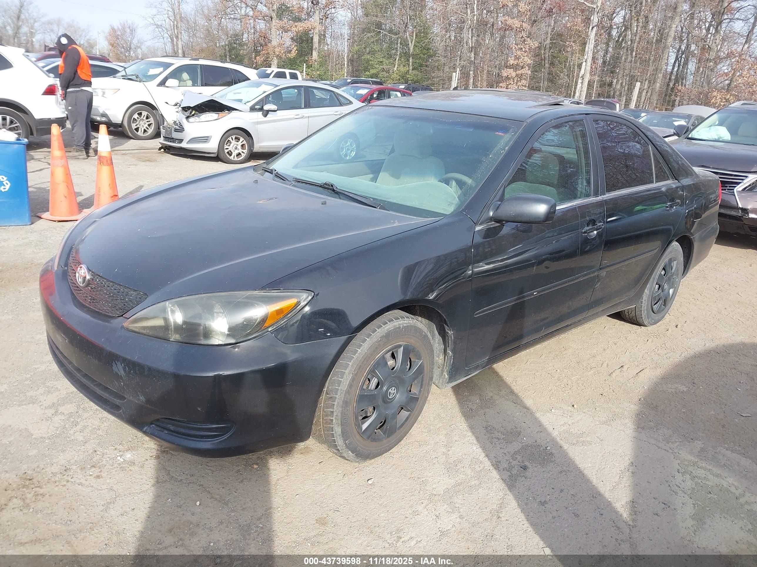 TOYOTA CAMRY image 2