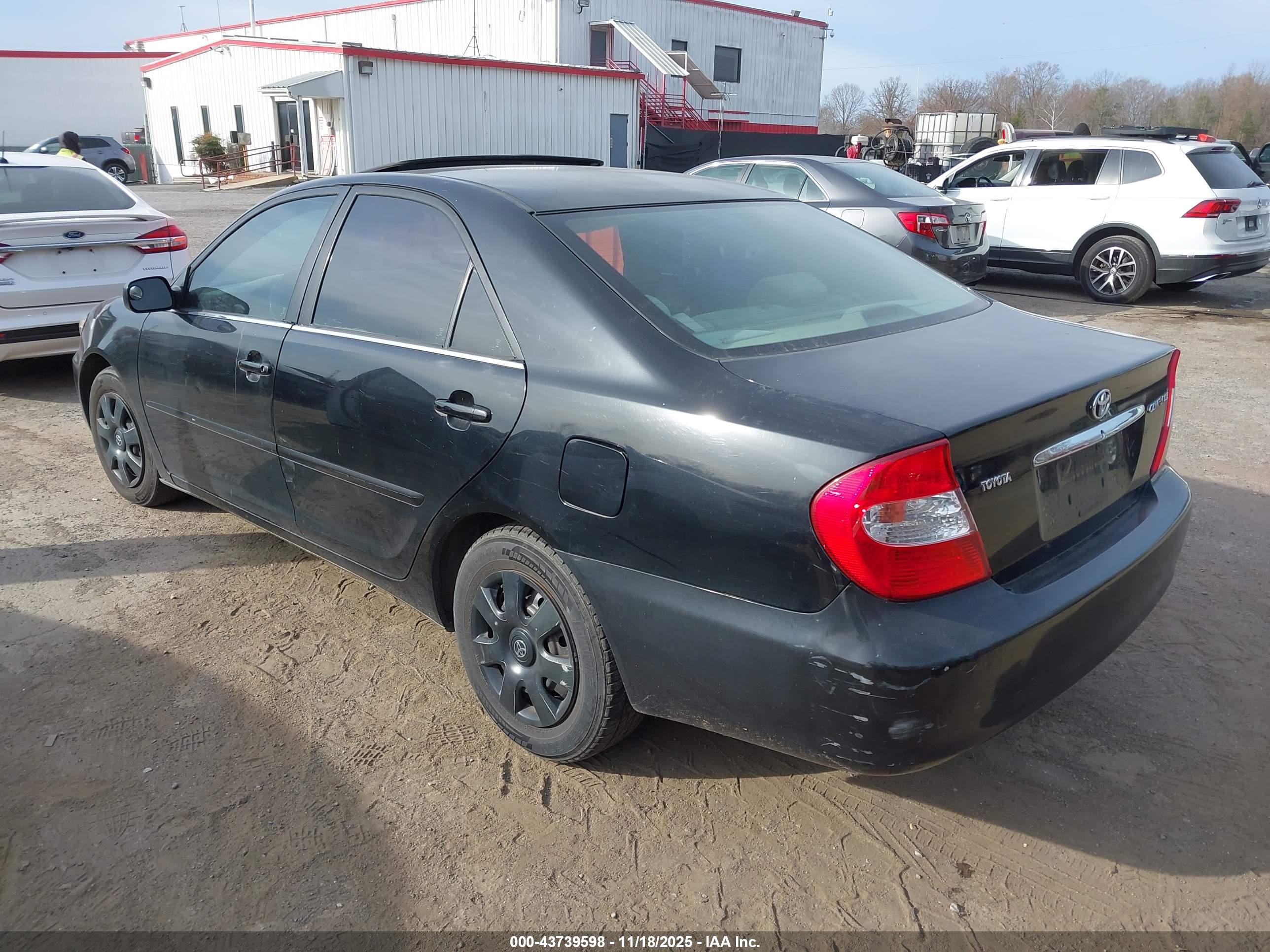 TOYOTA CAMRY image 3