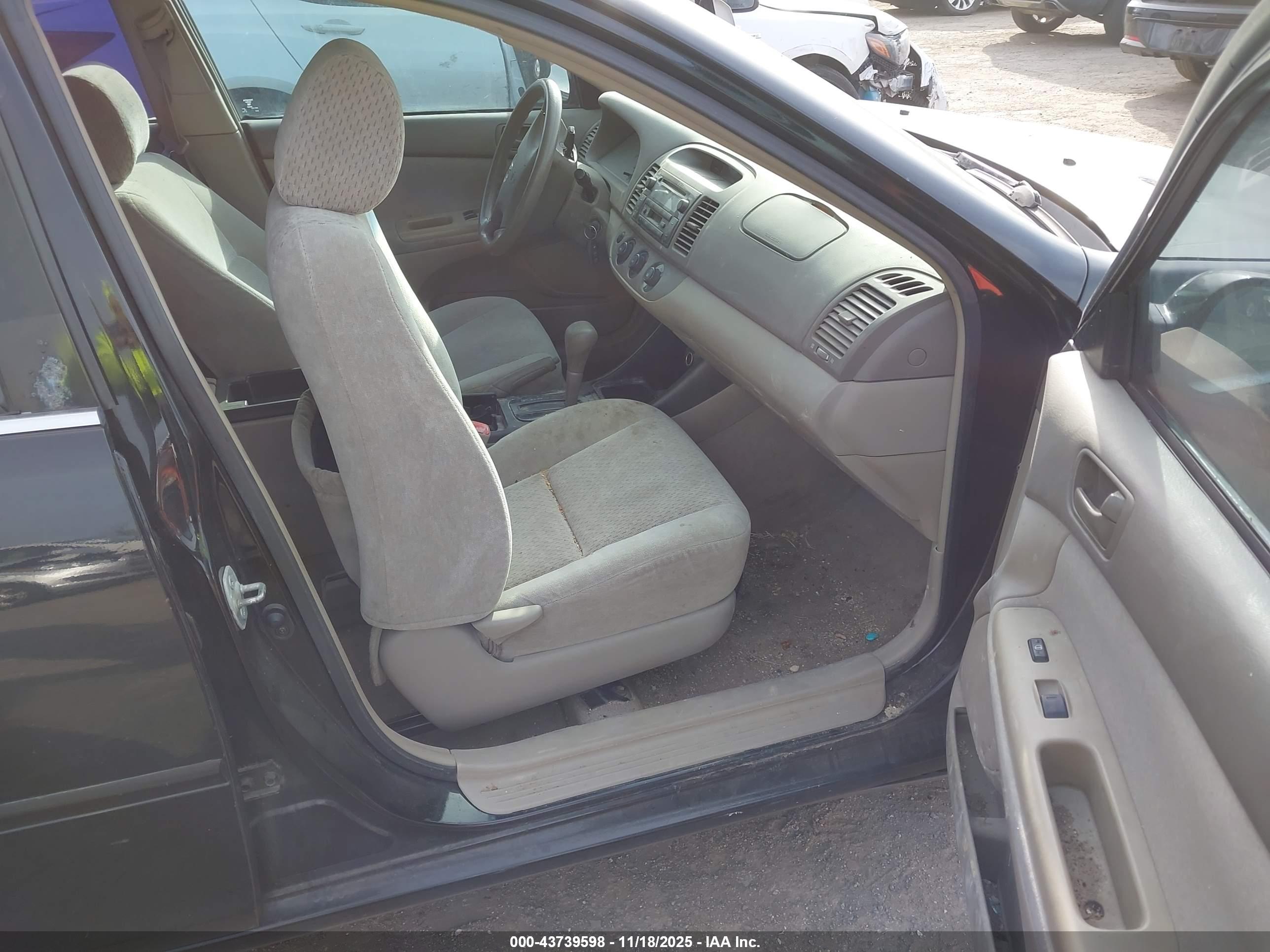 TOYOTA CAMRY image 5