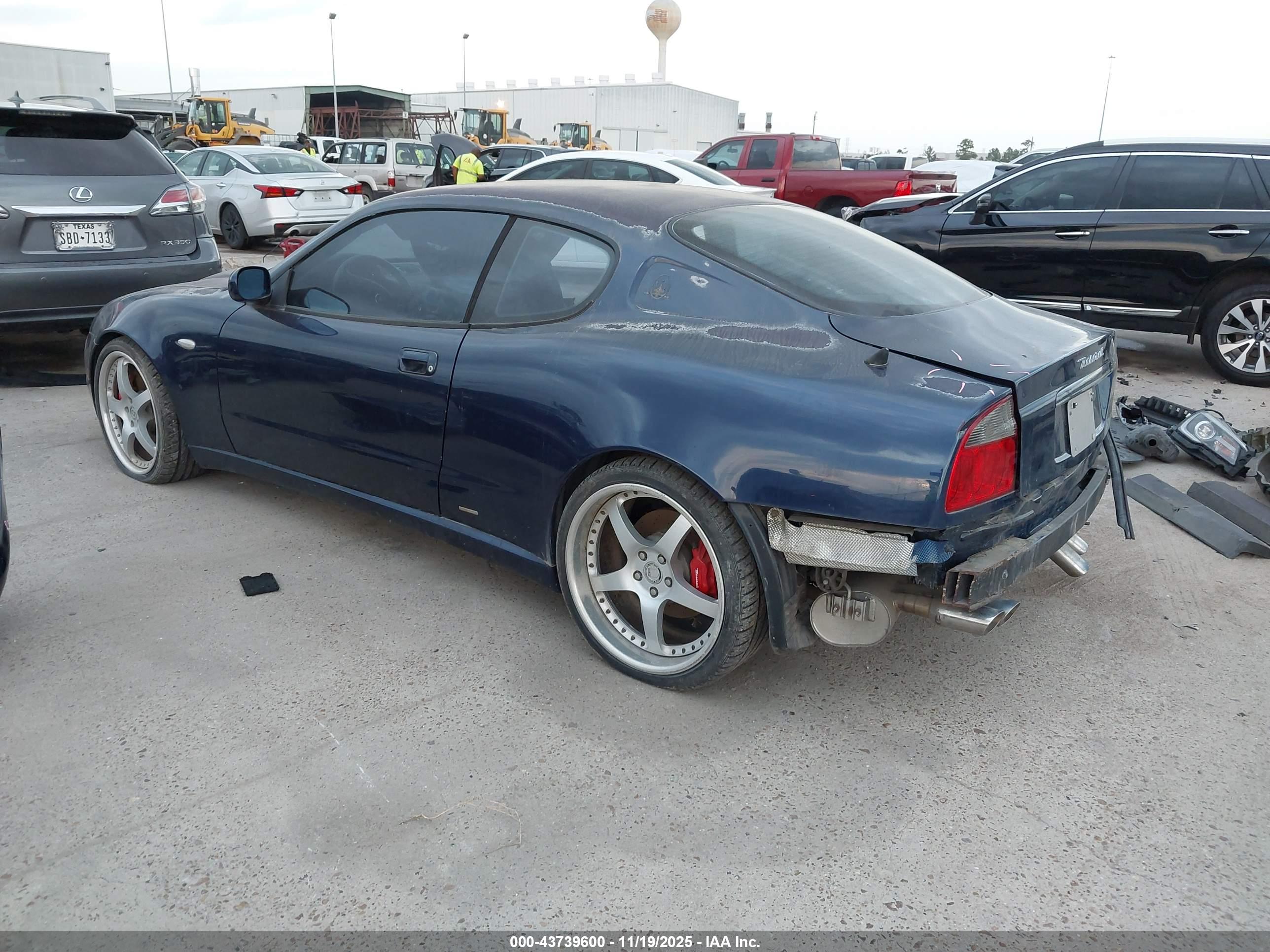 MASERATI COUPE image 3