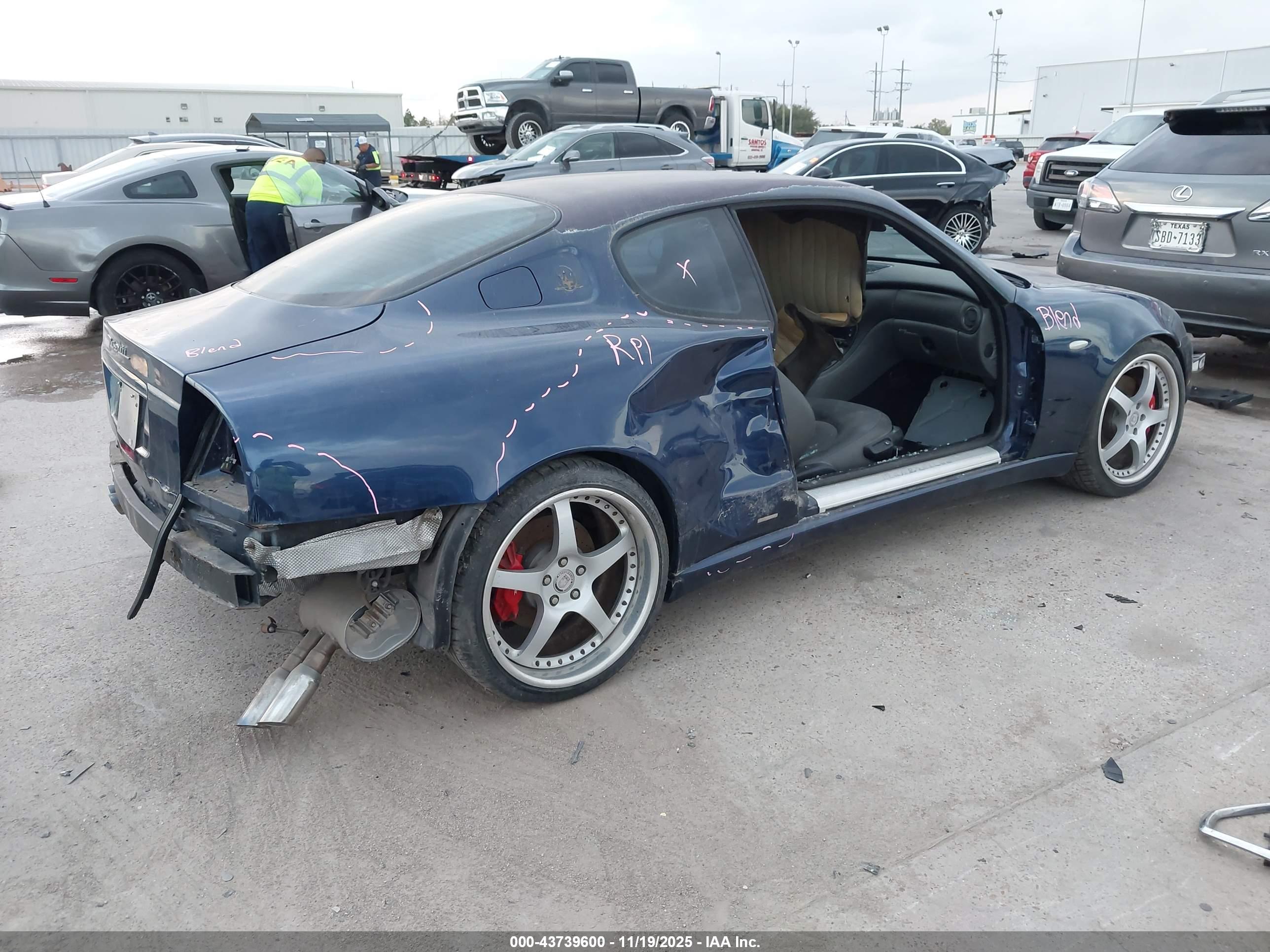 MASERATI COUPE image 4