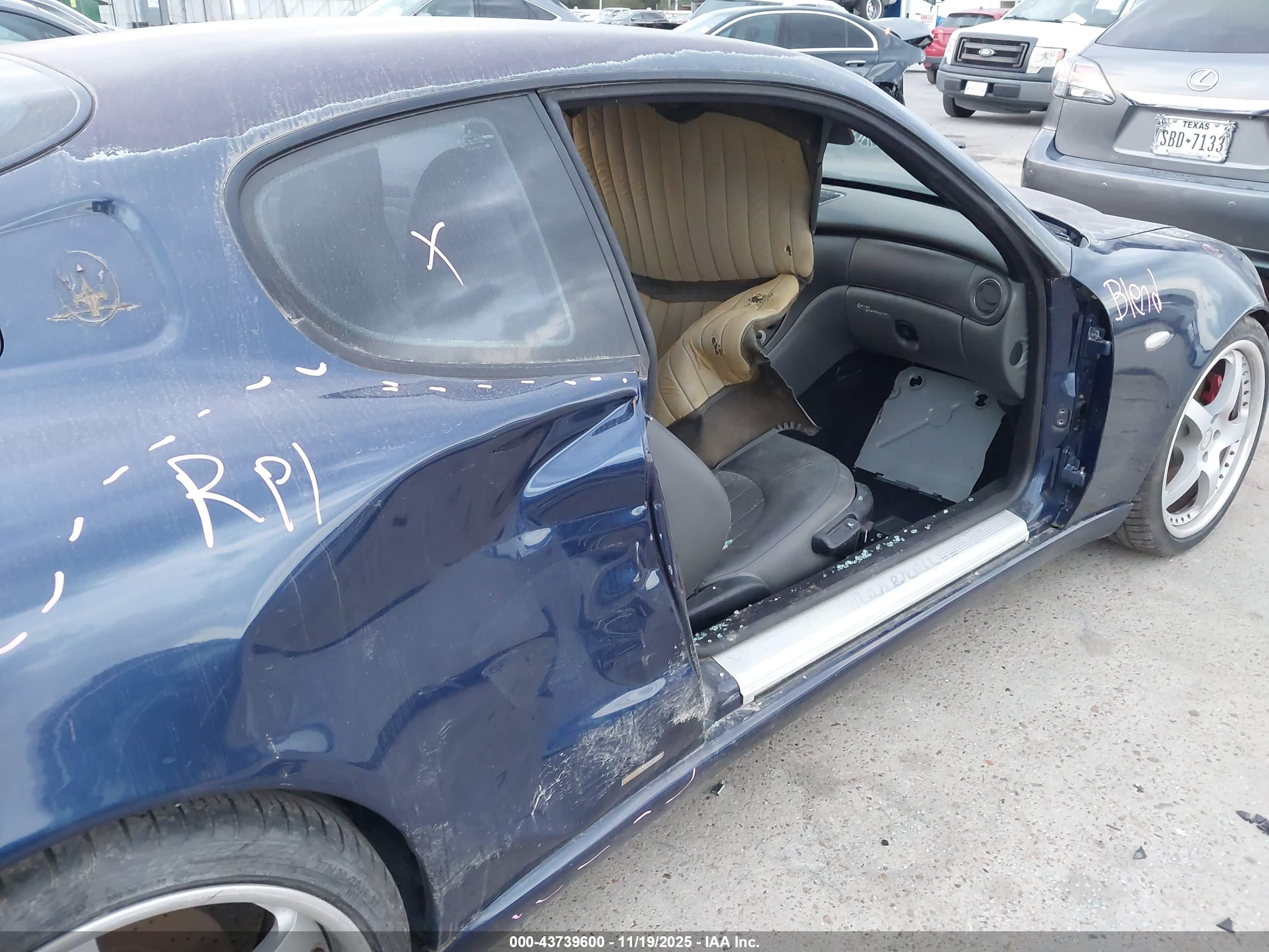 MASERATI COUPE image 6
