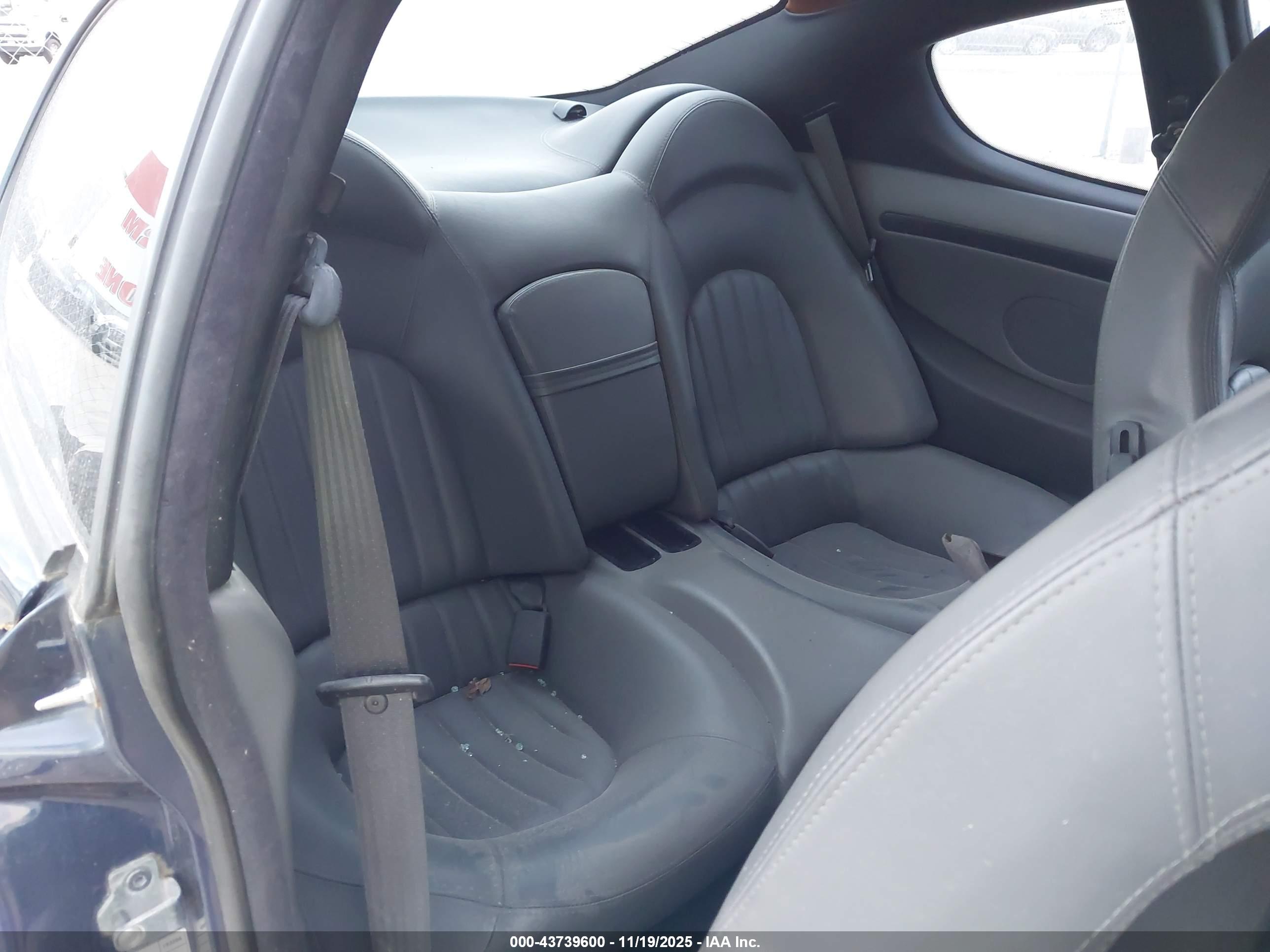MASERATI COUPE image 8