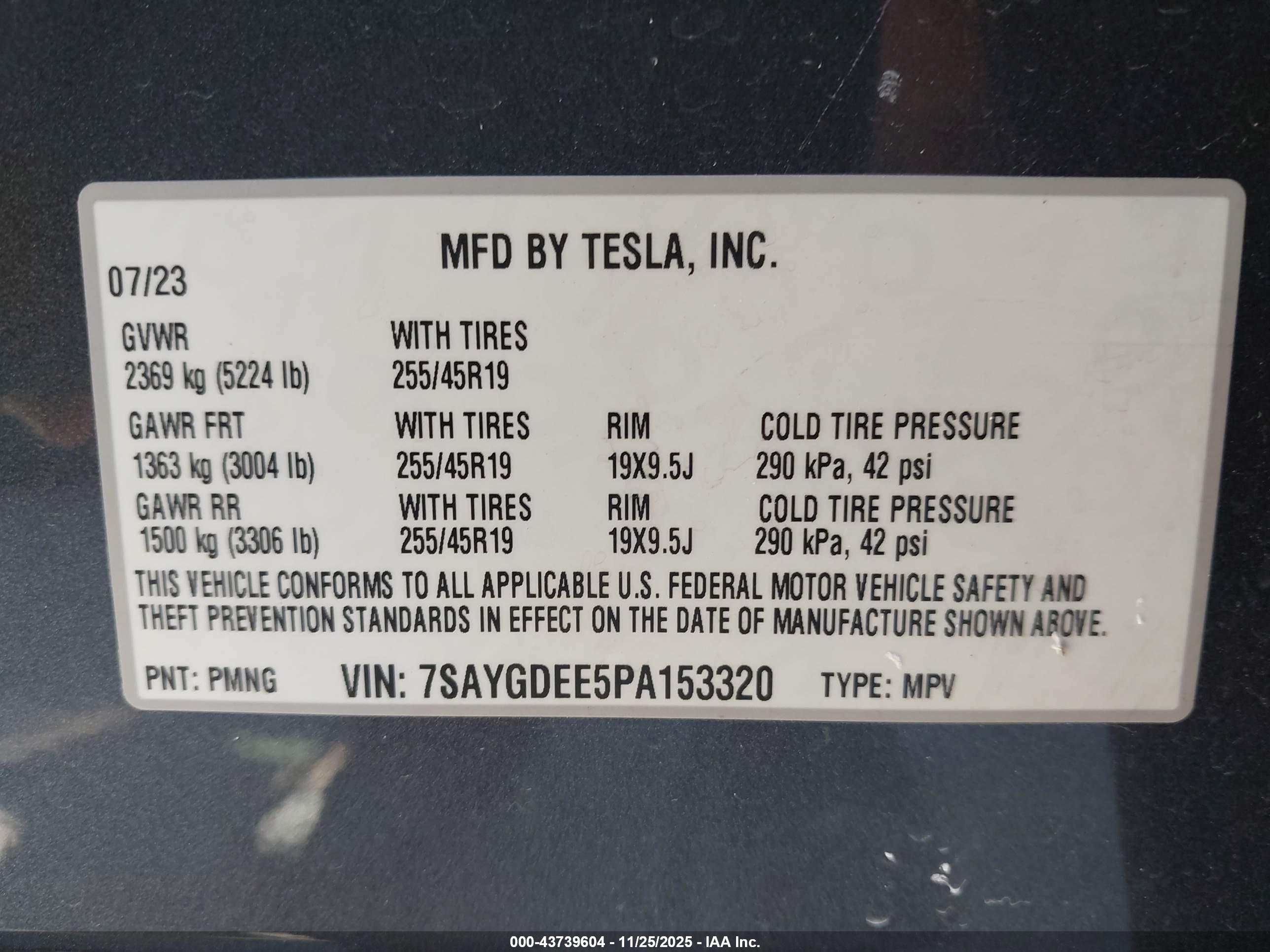 TESLA MODEL image 9