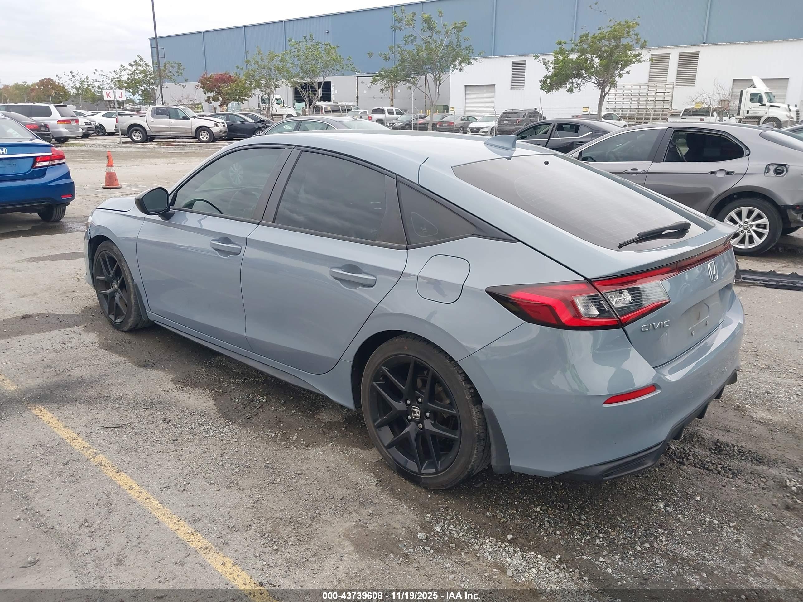 HONDA CIVIC image 3