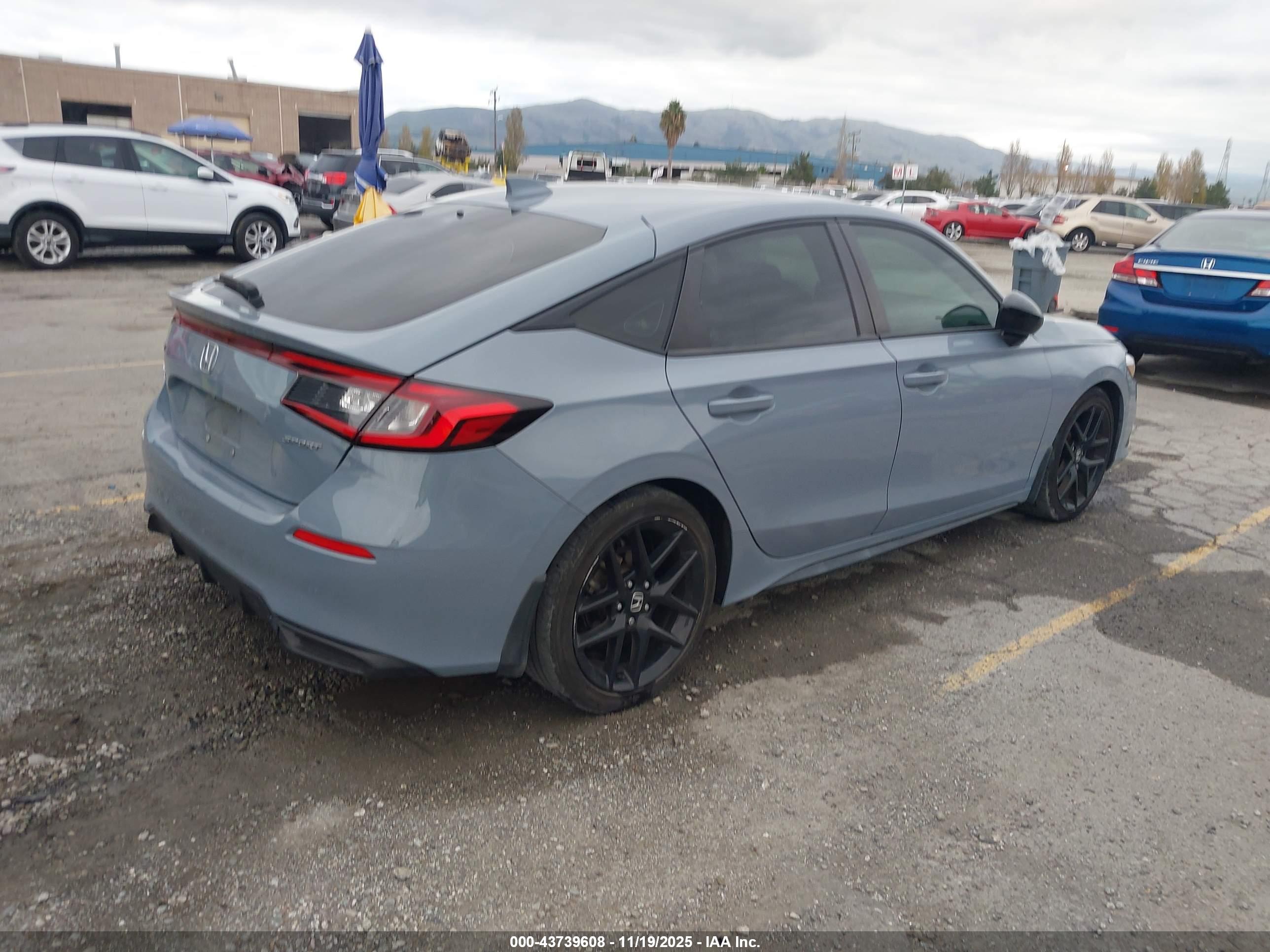 HONDA CIVIC image 4