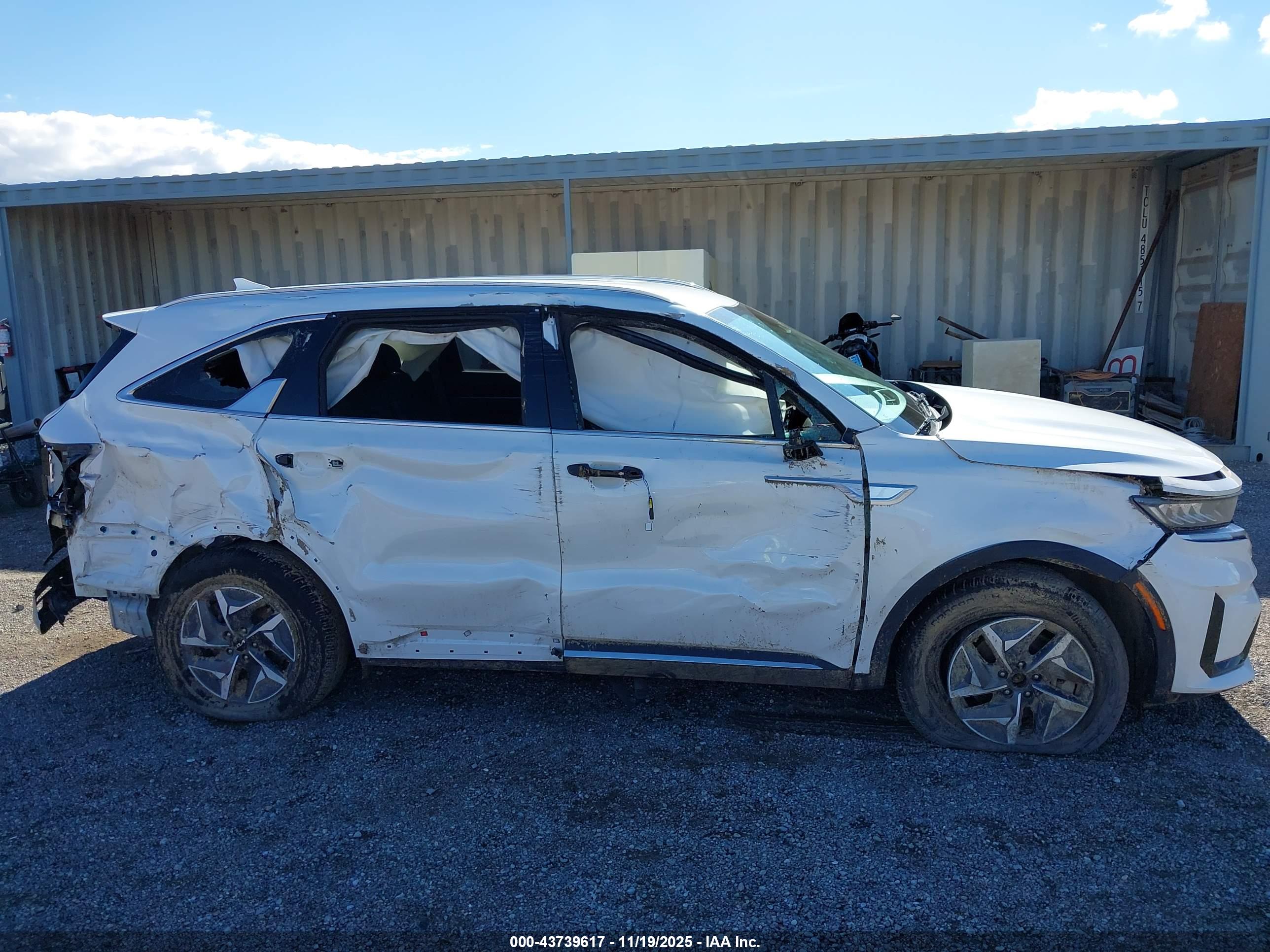 KIA SORENTO image 6