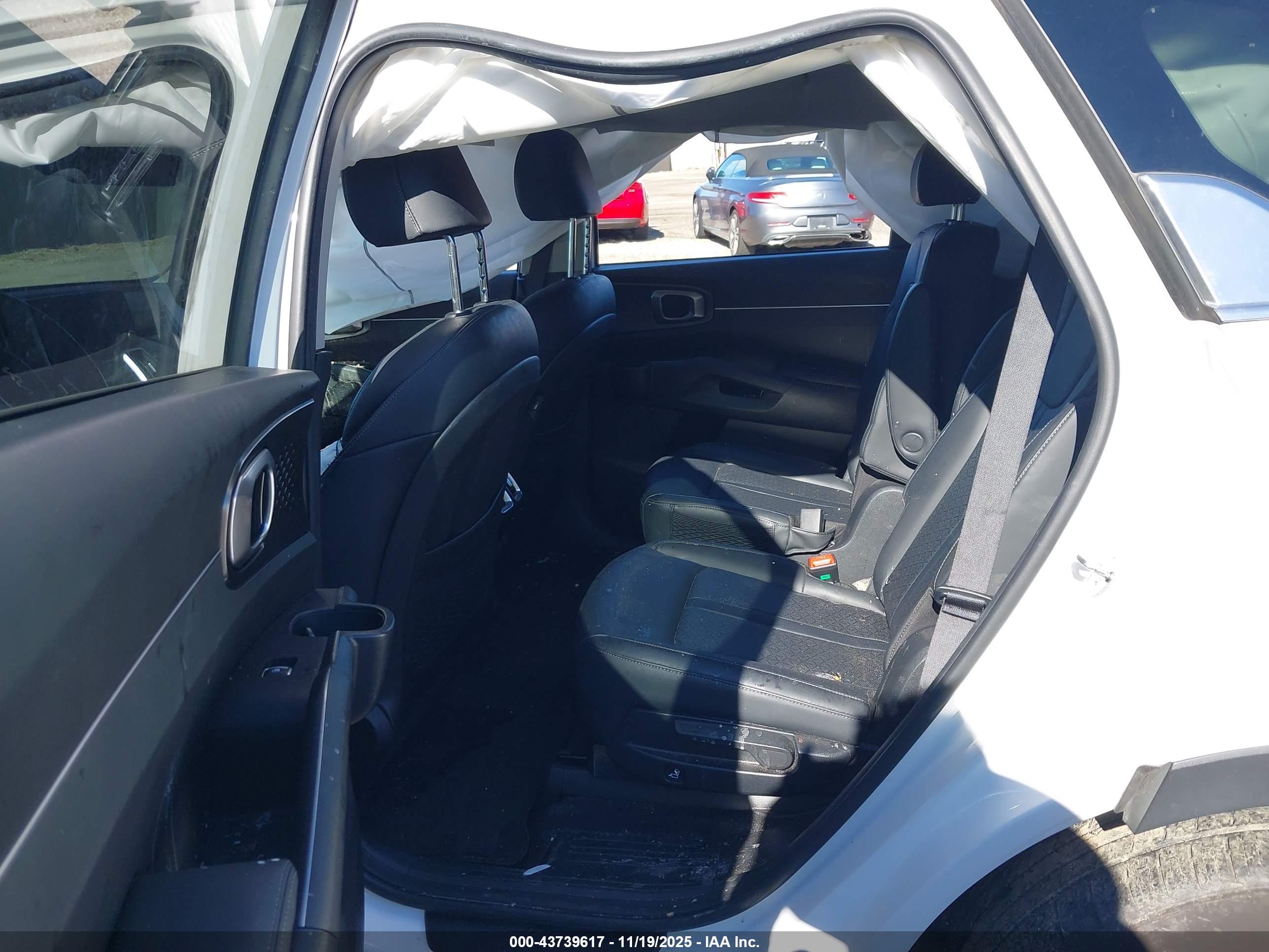 KIA SORENTO image 8