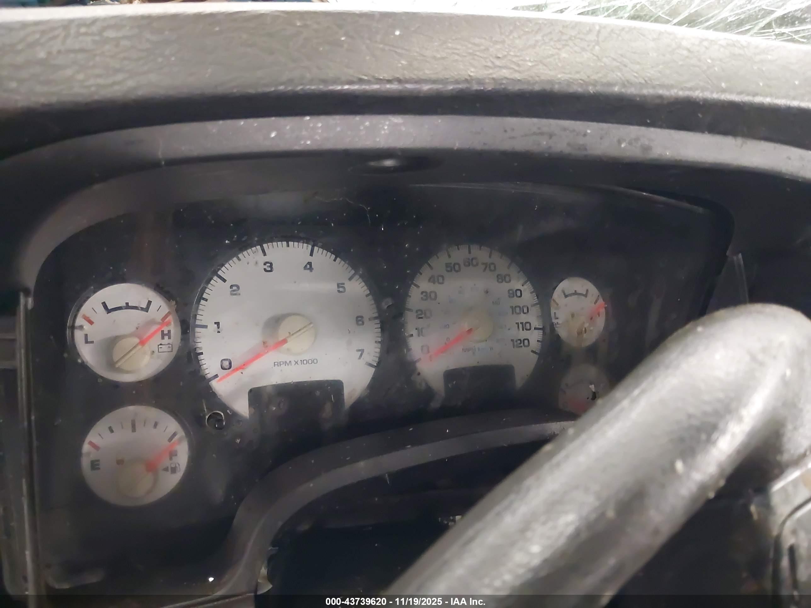 DODGE RAM image 7