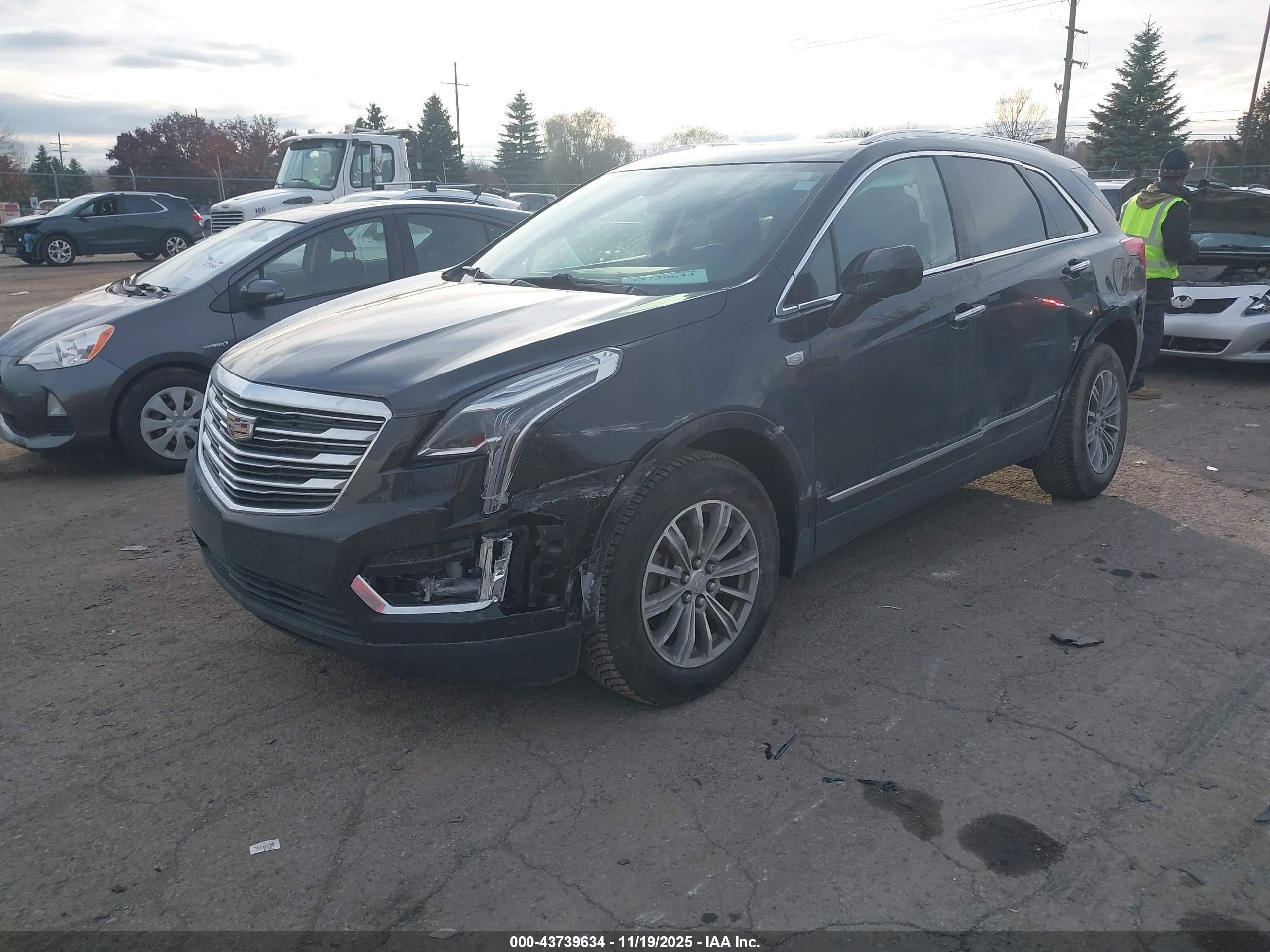 CADILLAC XT5 image 2