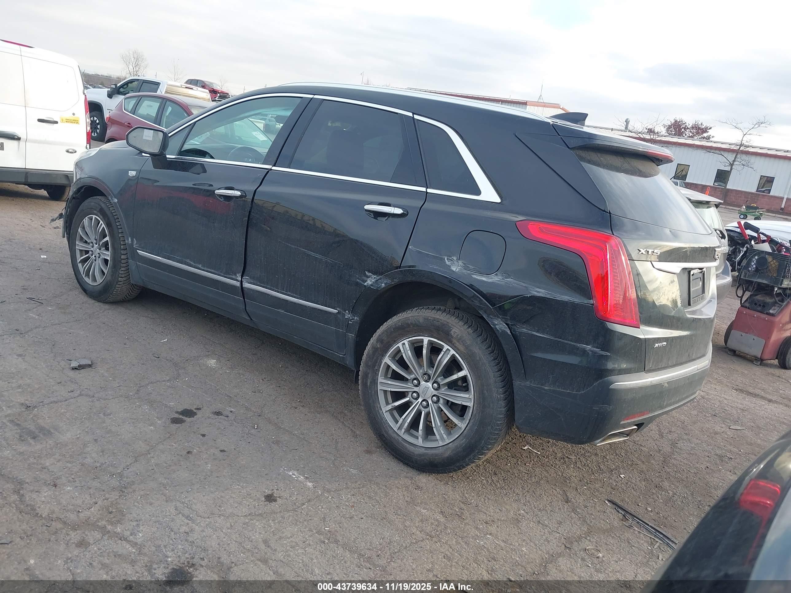 CADILLAC XT5 image 3