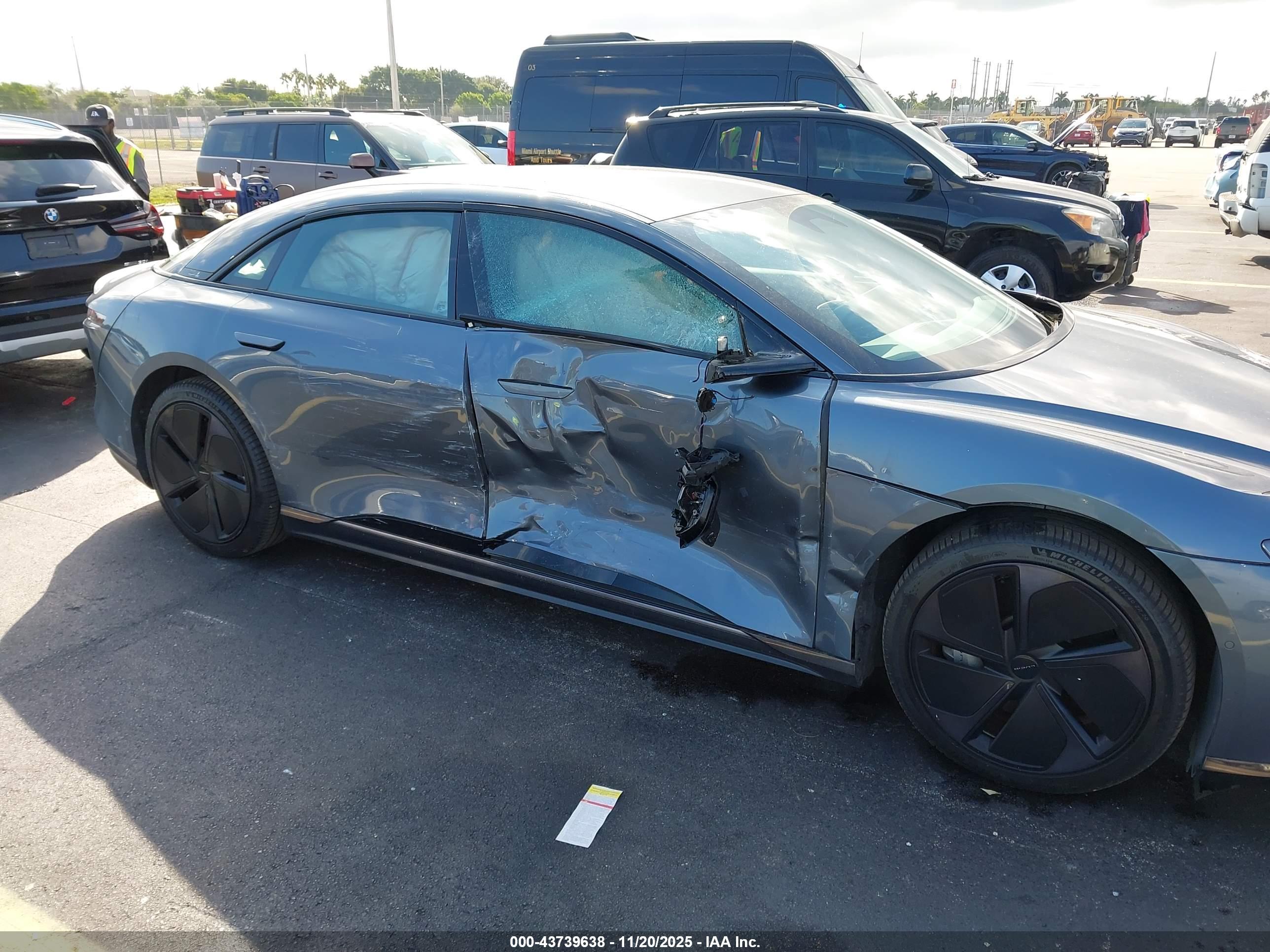 LUCID AIR image 6