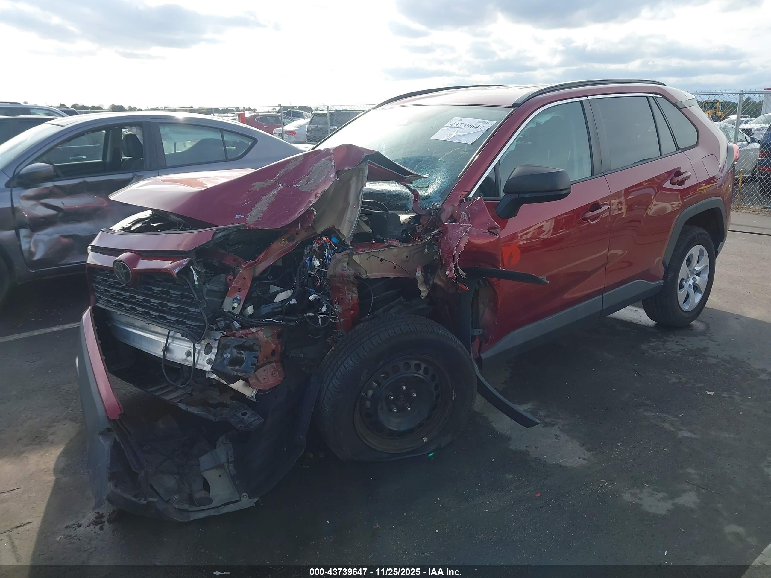 TOYOTA RAV4 image 2