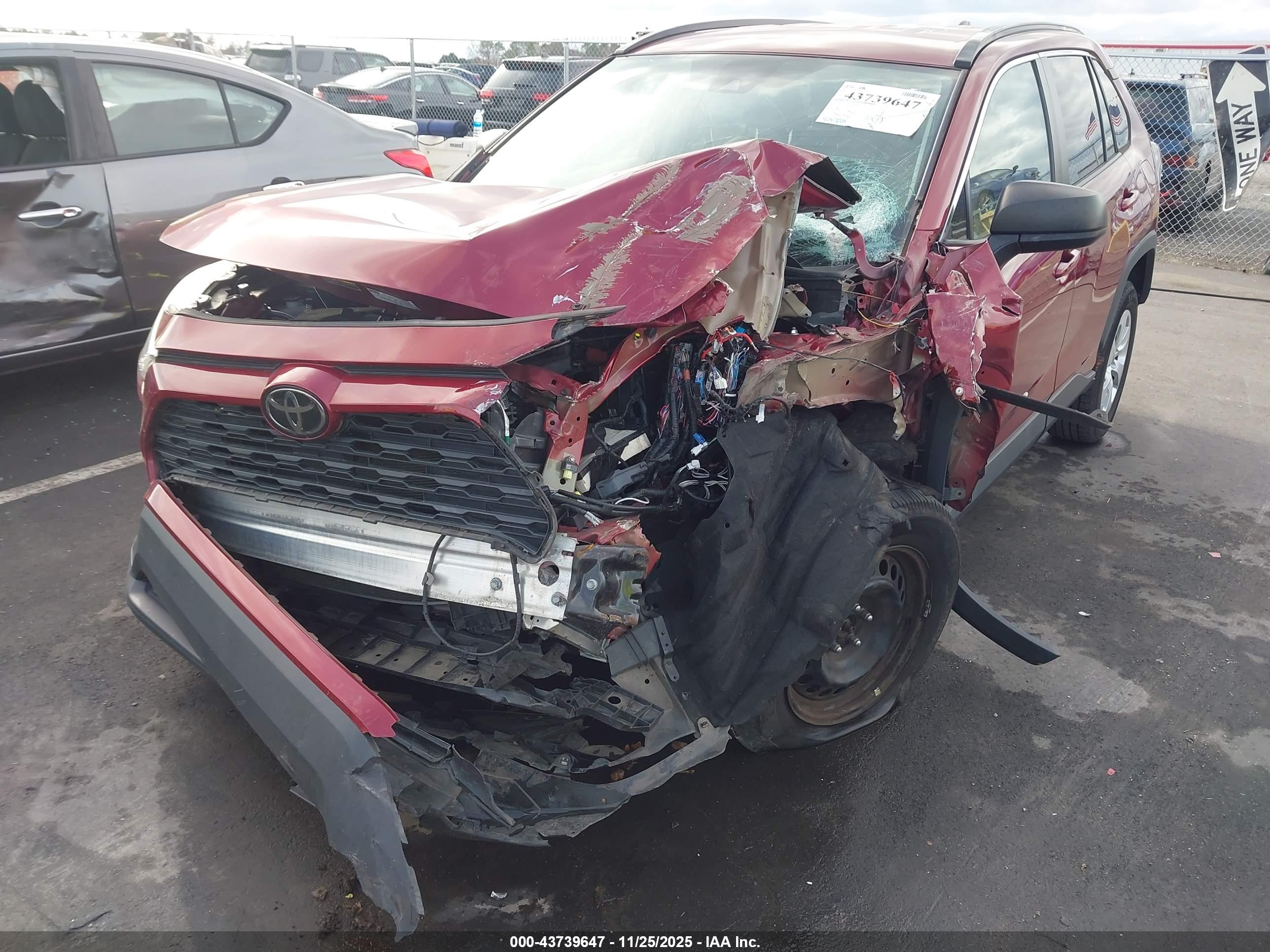 TOYOTA RAV4 image 6