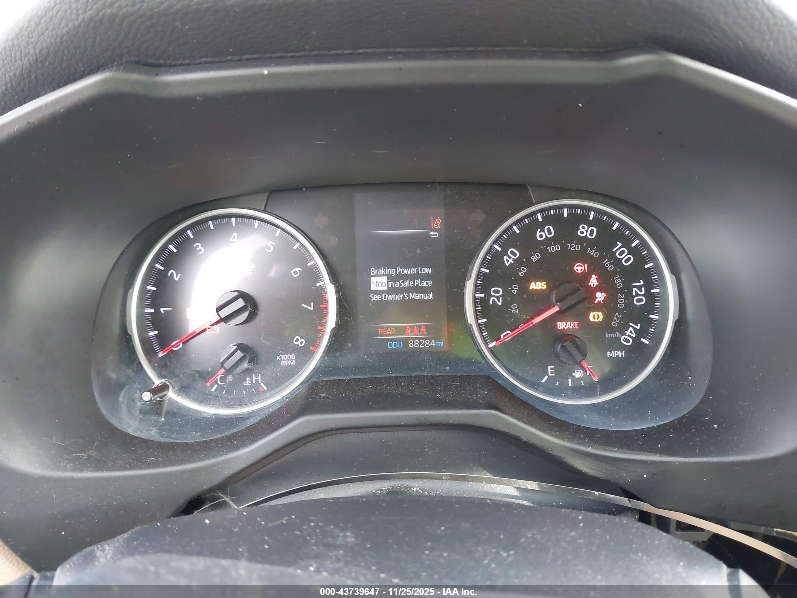 TOYOTA RAV4 image 7