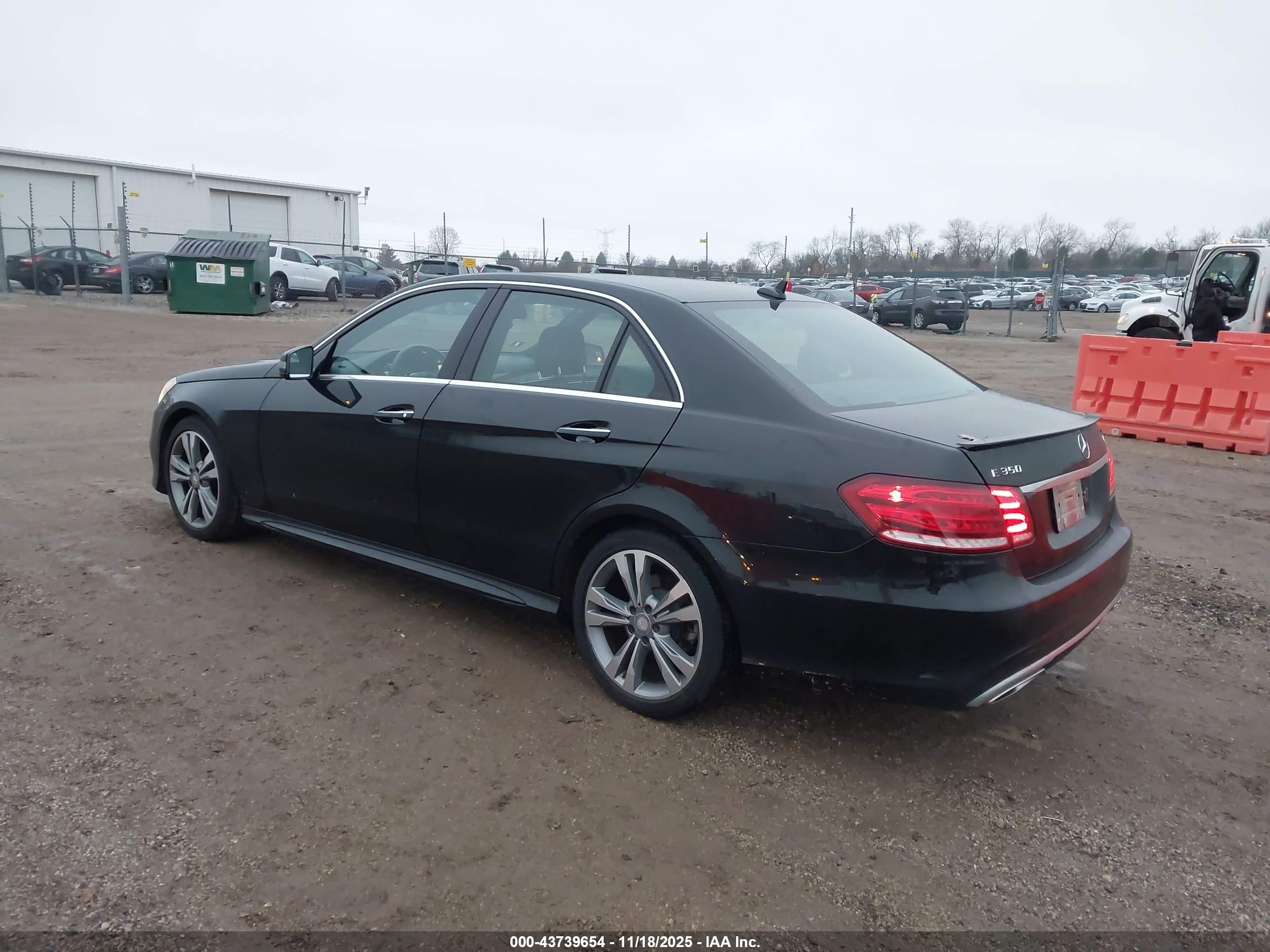 MERCEDES-BENZ E image 3