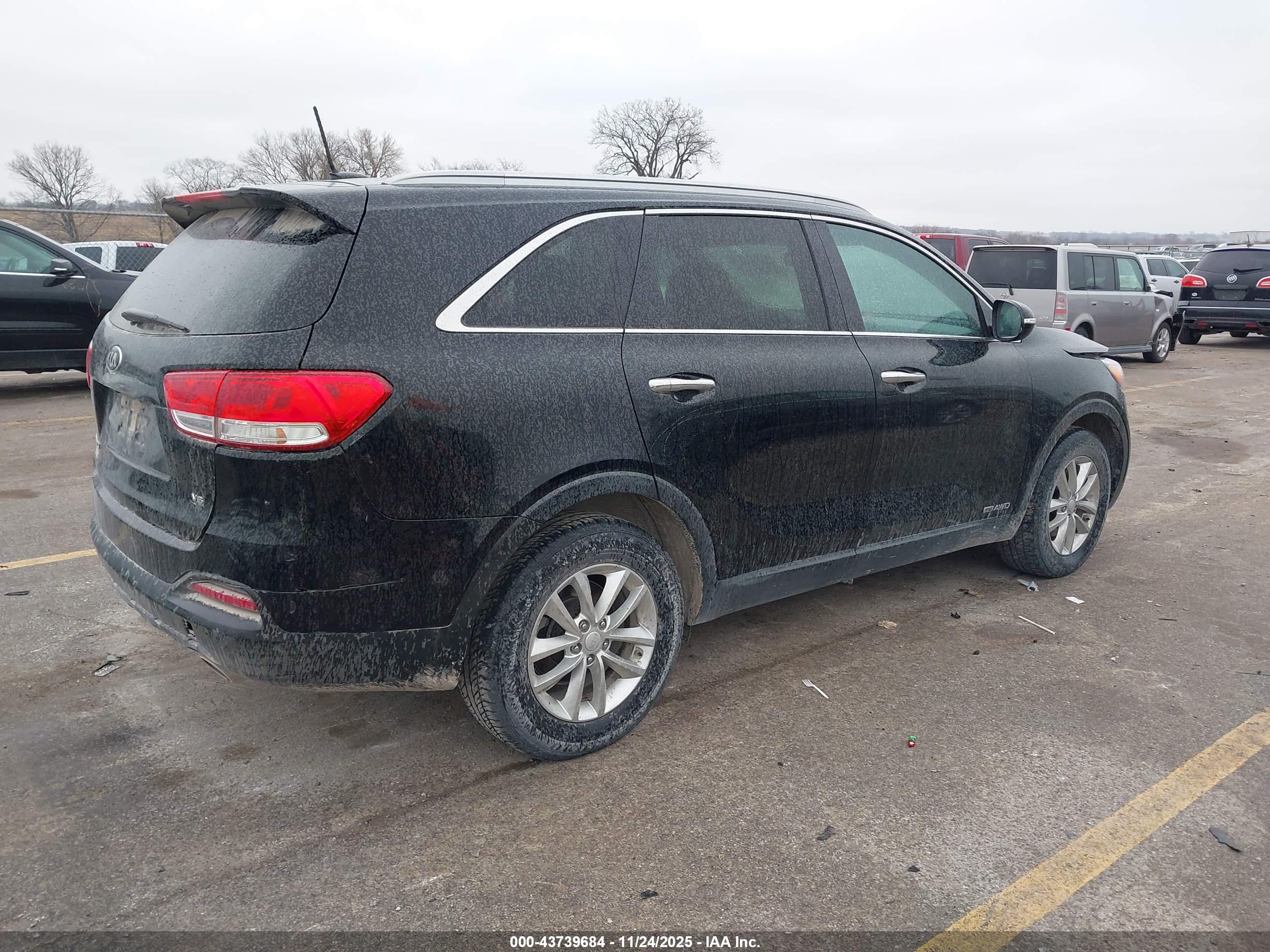 KIA SORENTO image 4