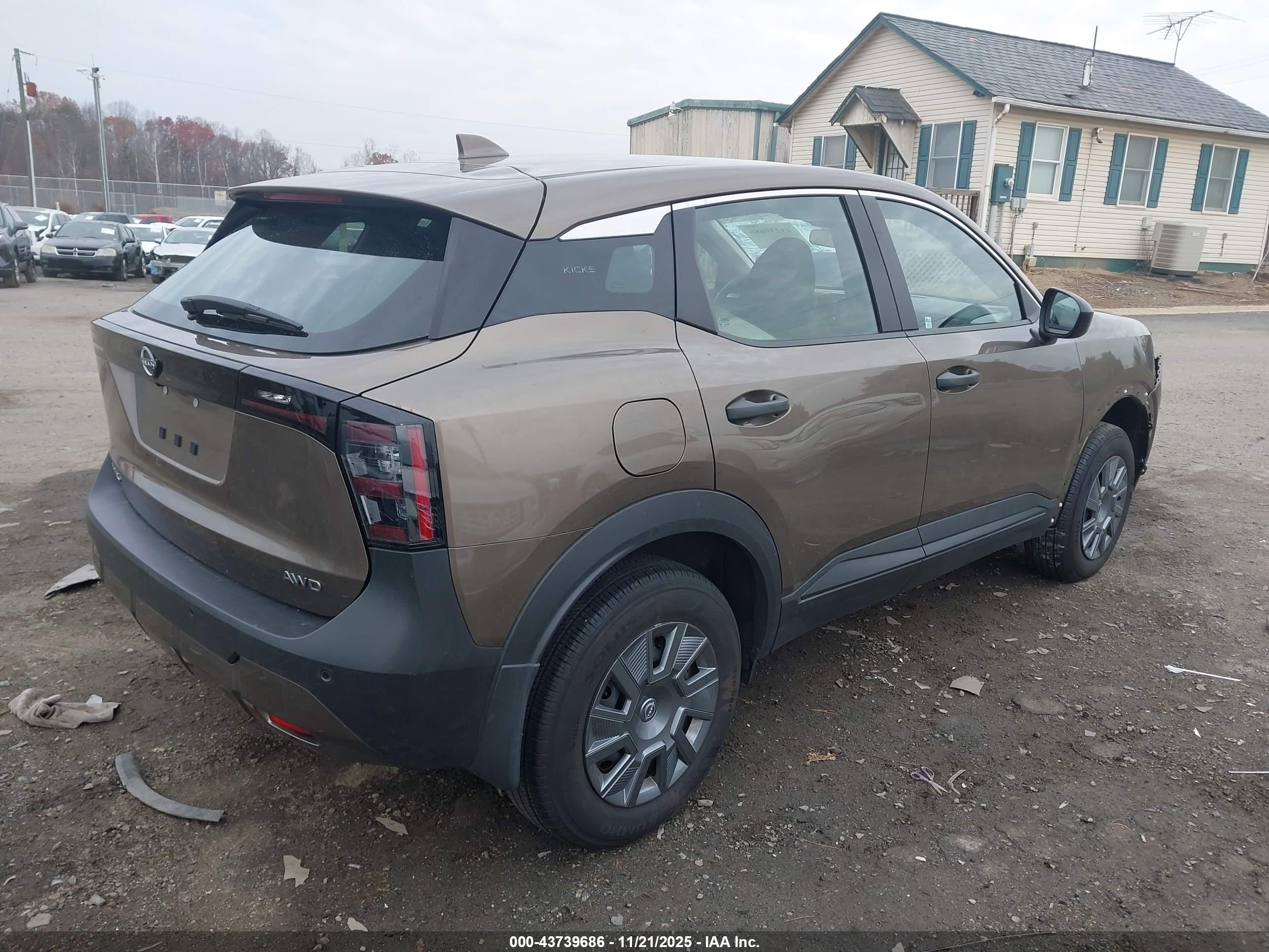 NISSAN KICKS image 4