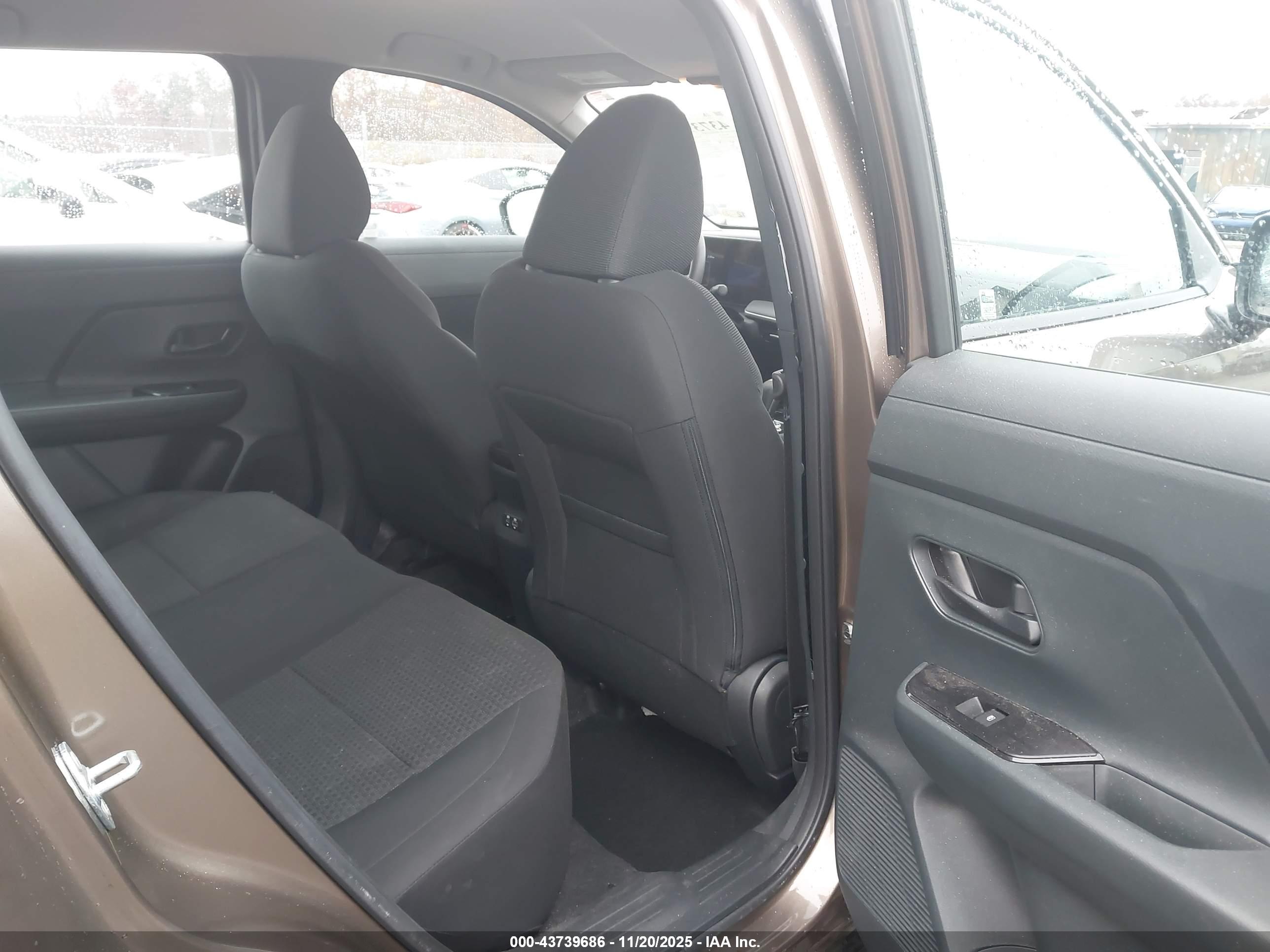 NISSAN KICKS image 8