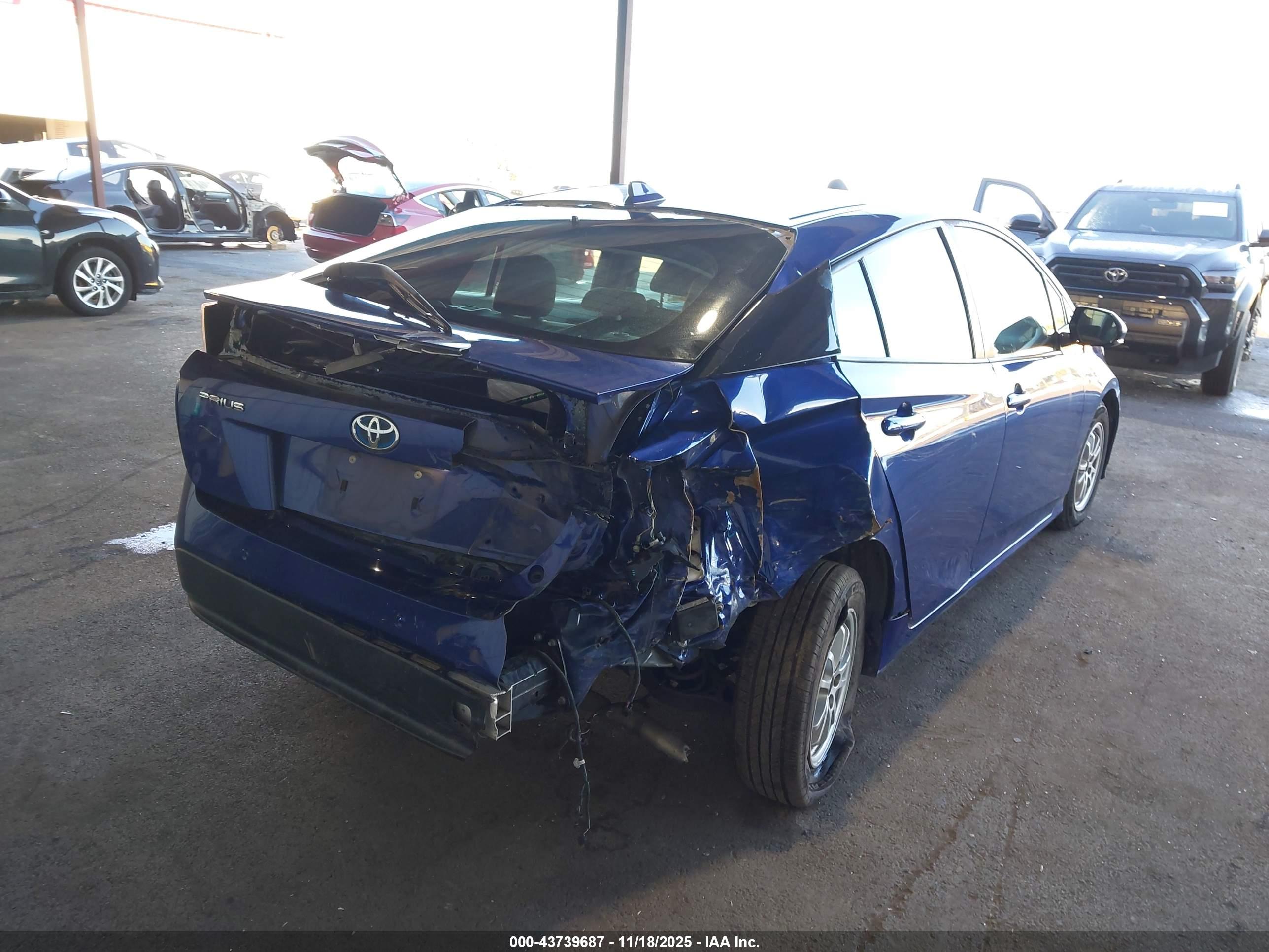 TOYOTA PRIUS image 4