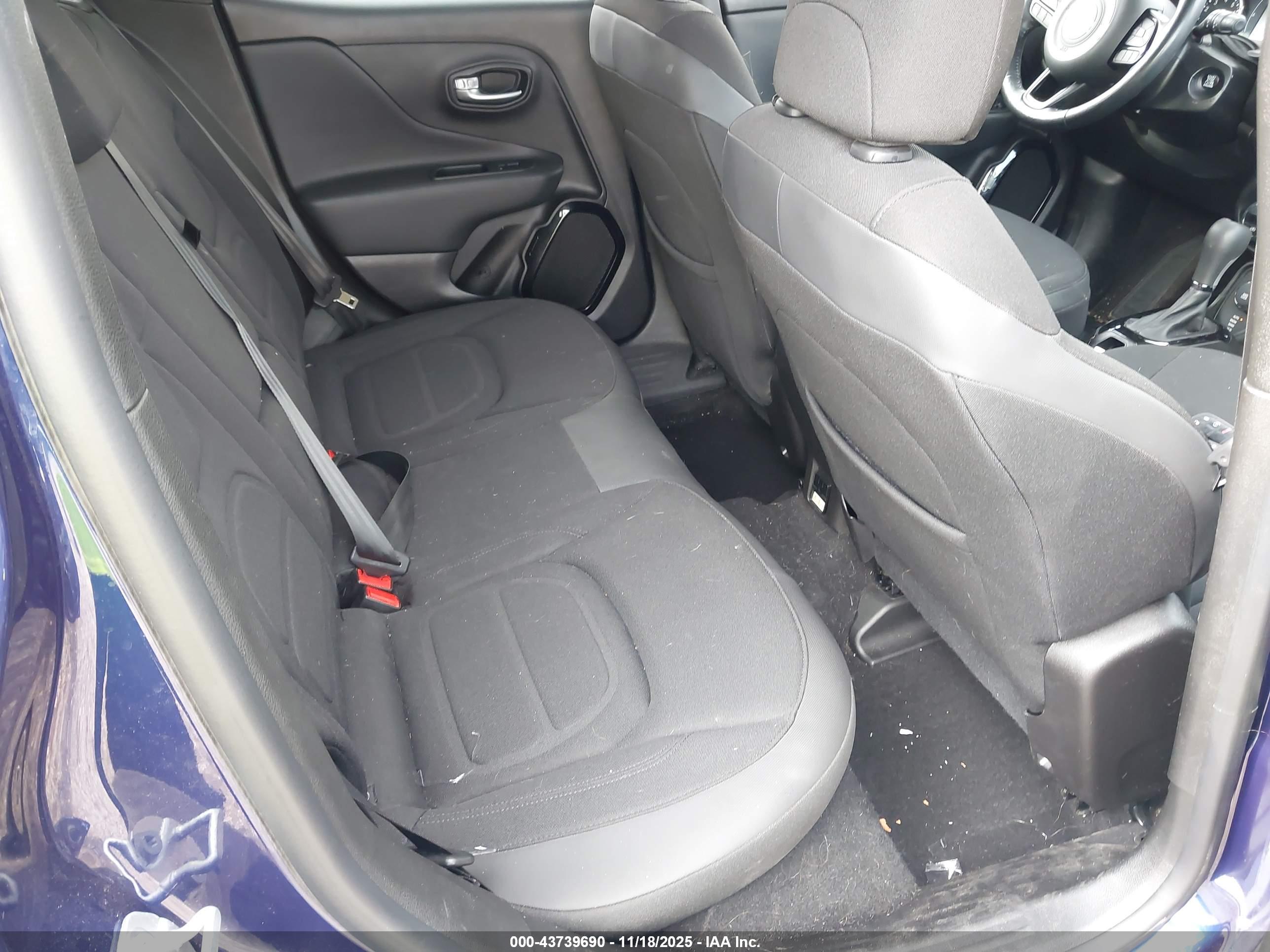JEEP RENEGADE image 8