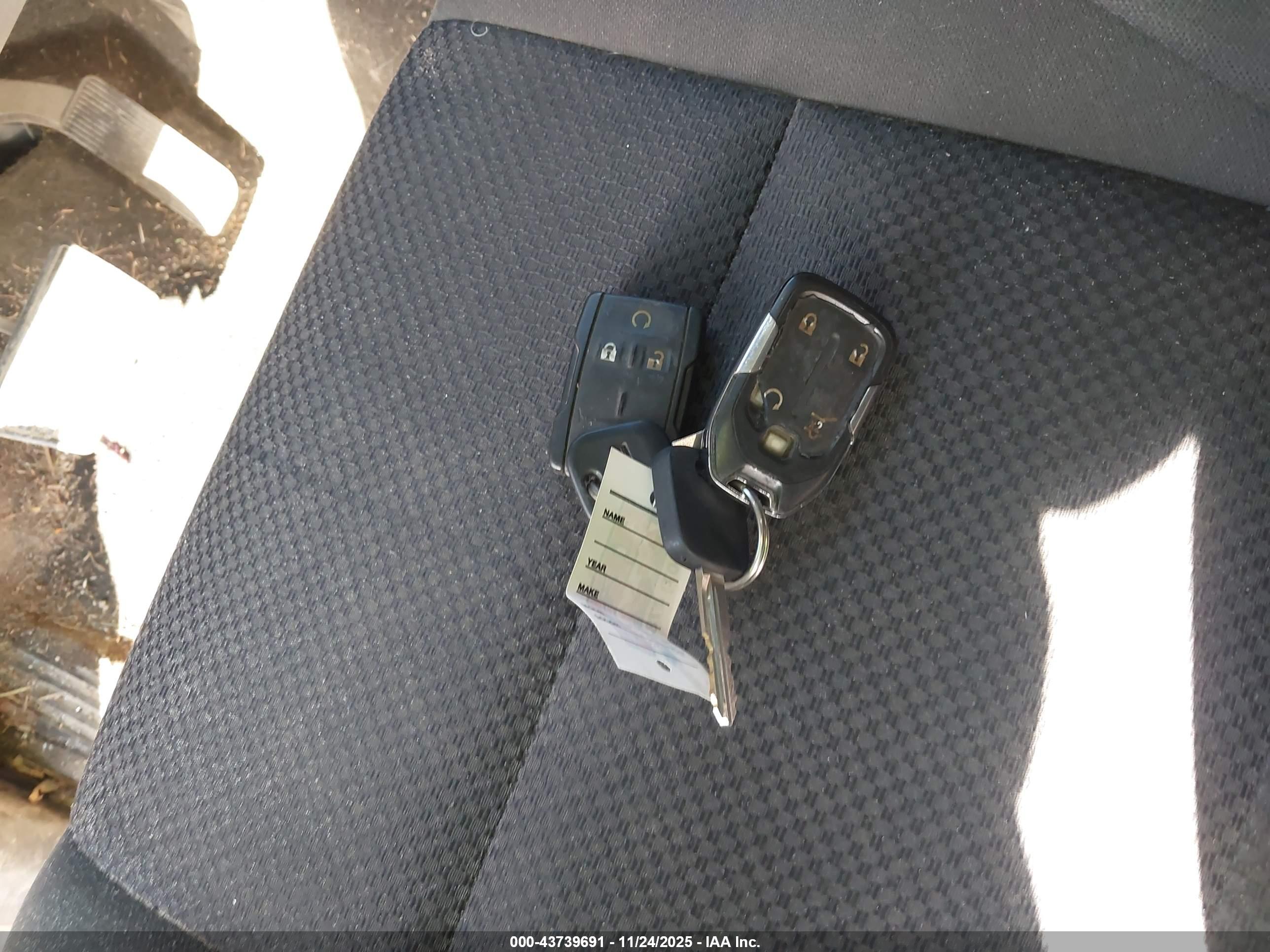 GMC SIERRA image 11
